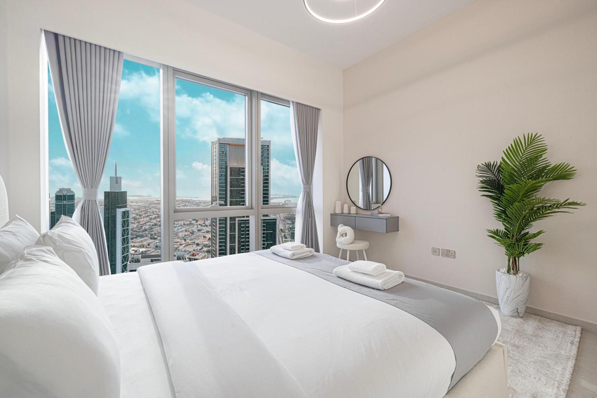 Great View From 63th Floor! Amazing Pool With Burj View! Grande Signature! Apartment