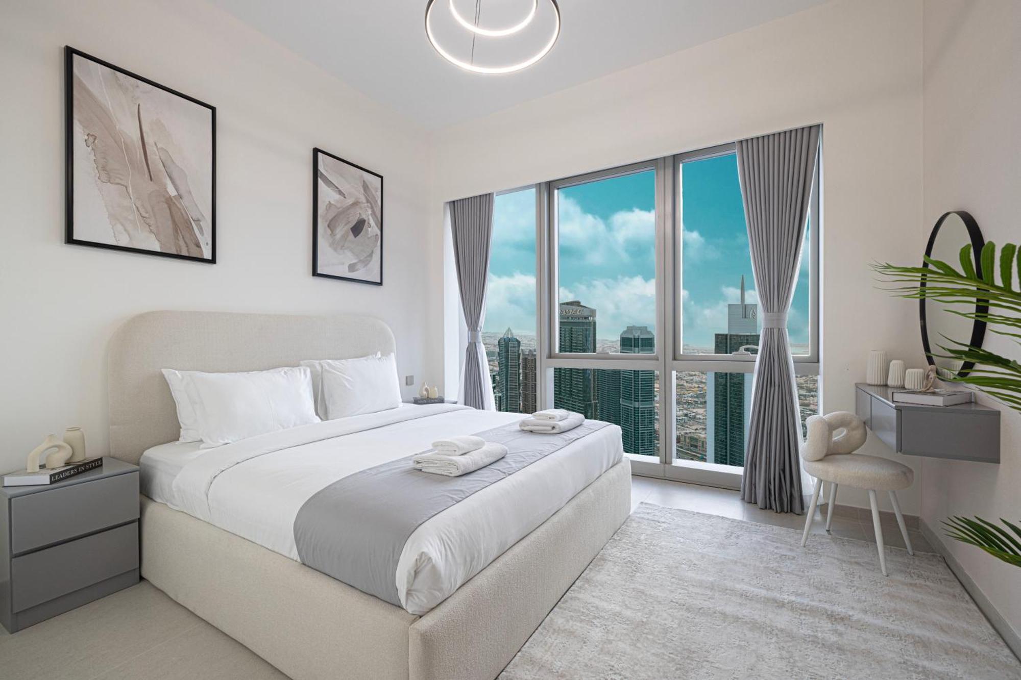 Apartment Great View From 63th Floor! Amazing Pool With Burj View! Grande Signature! *
