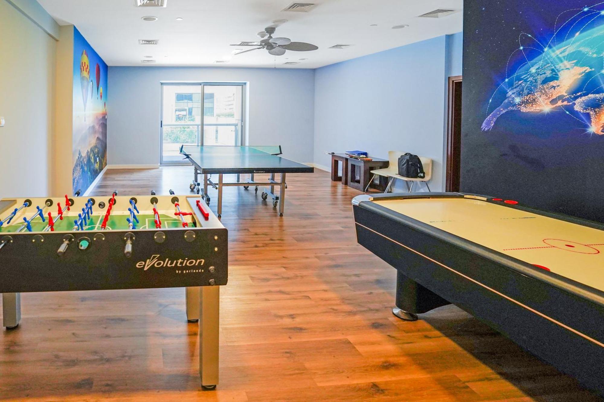 Apartment 49- Panoramic Views From Luxe 2br Princess Tower Apartment- Free Parking - Walk To Tram Dubai
