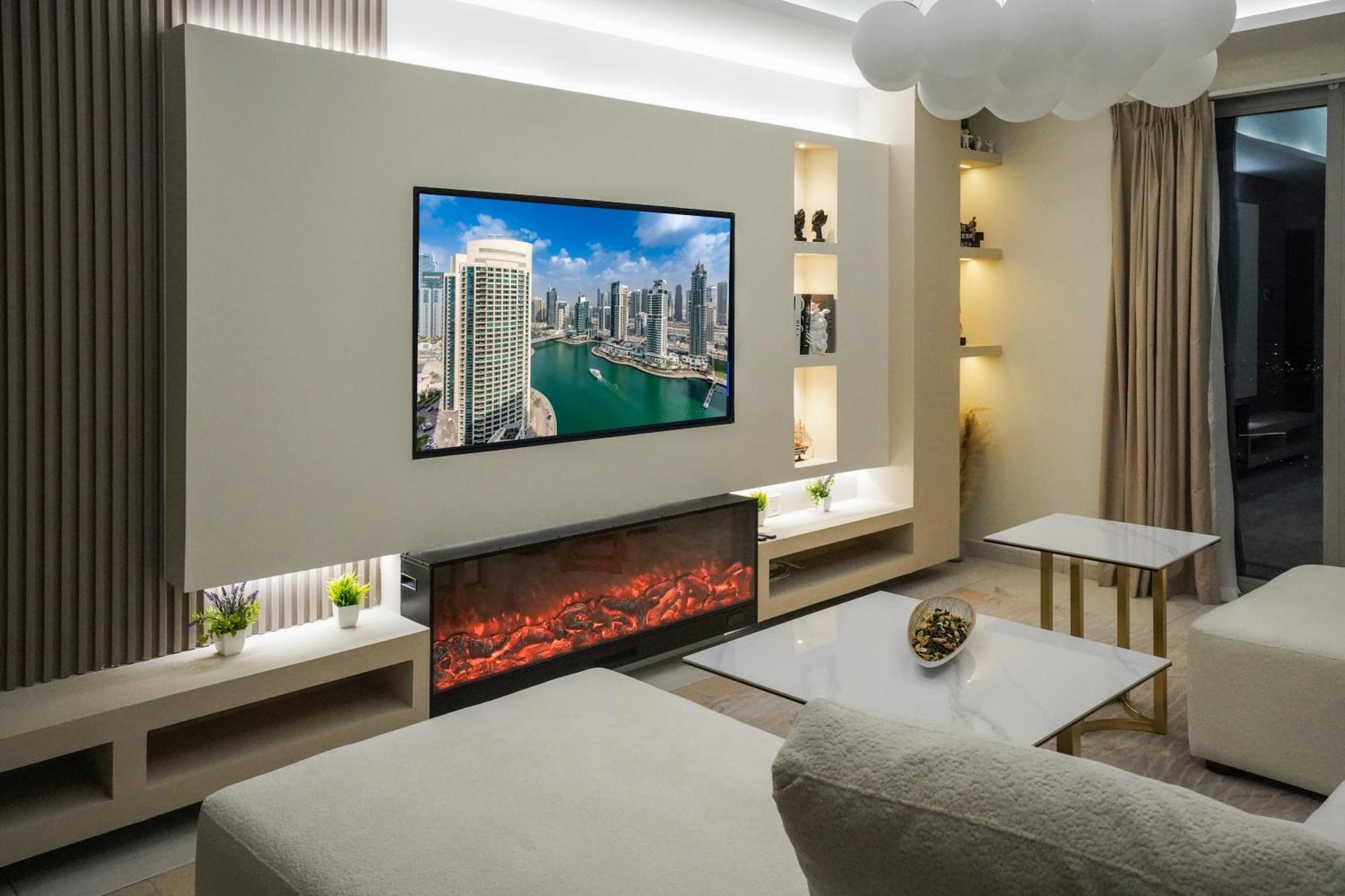 Apartment 49- Panoramic Views From Luxe 2br Princess Tower Apartment- Free Parking - Walk To Tram Dubai