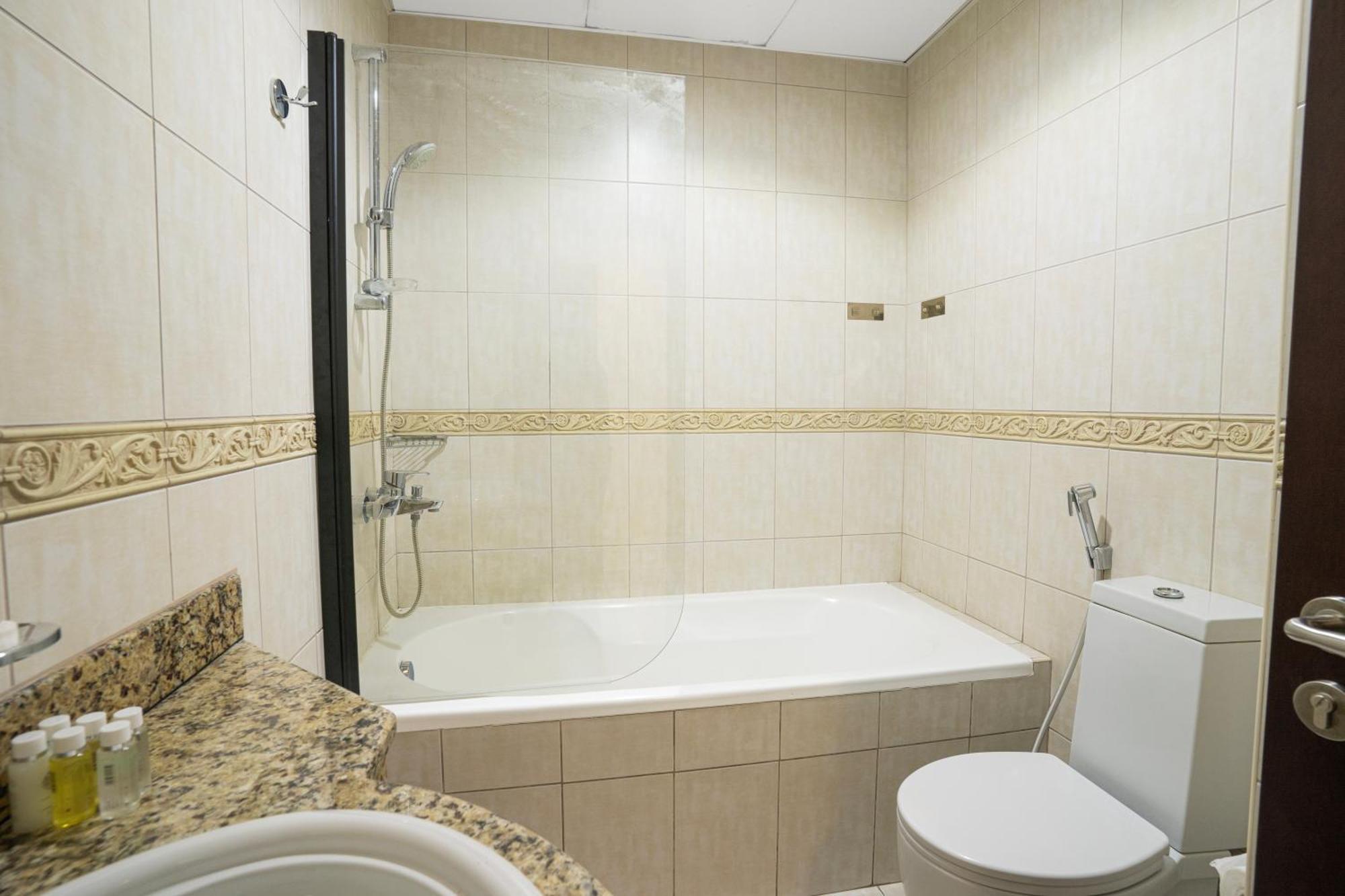 49- Panoramic Views From Luxe 2br Princess Tower Apartment- Free Parking - Walk To Tram Dubai