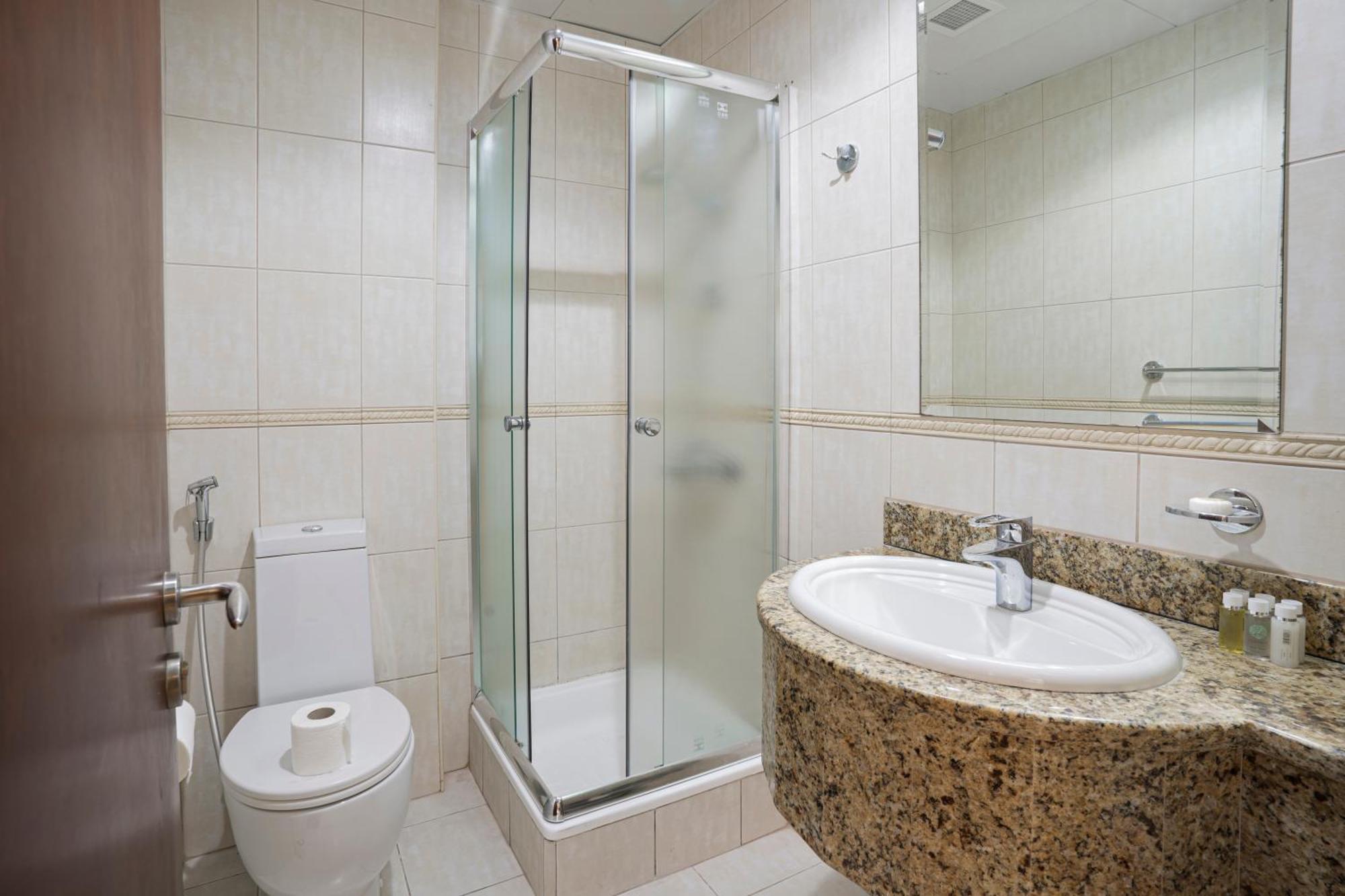 49- Panoramic Views From Luxe 2br Princess Tower Apartment- Free Parking - Walk To Tram *