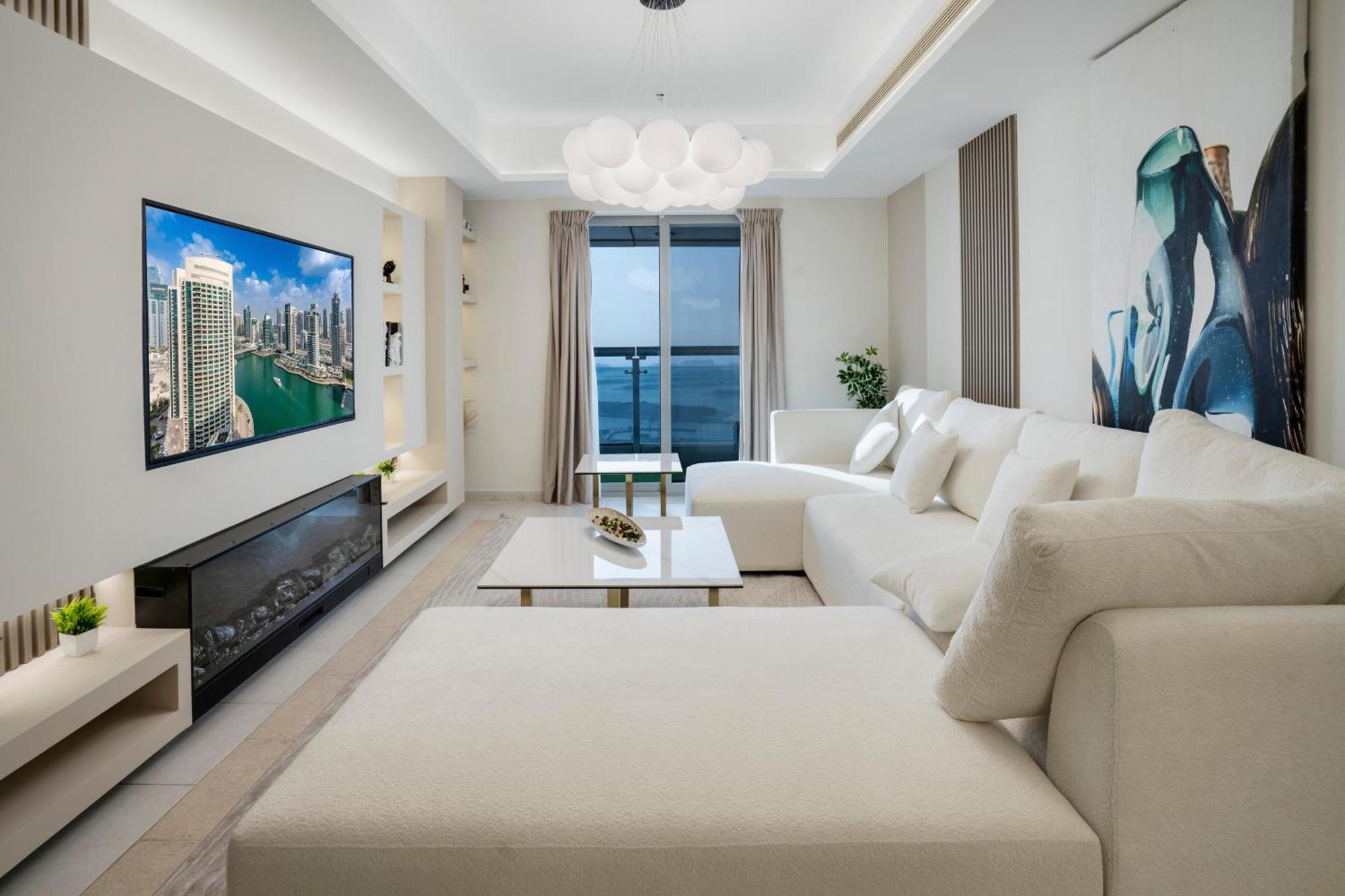 Apartment 49- Panoramic Views From Luxe 2br Princess Tower Apartment- Free Parking - Walk To Tram *