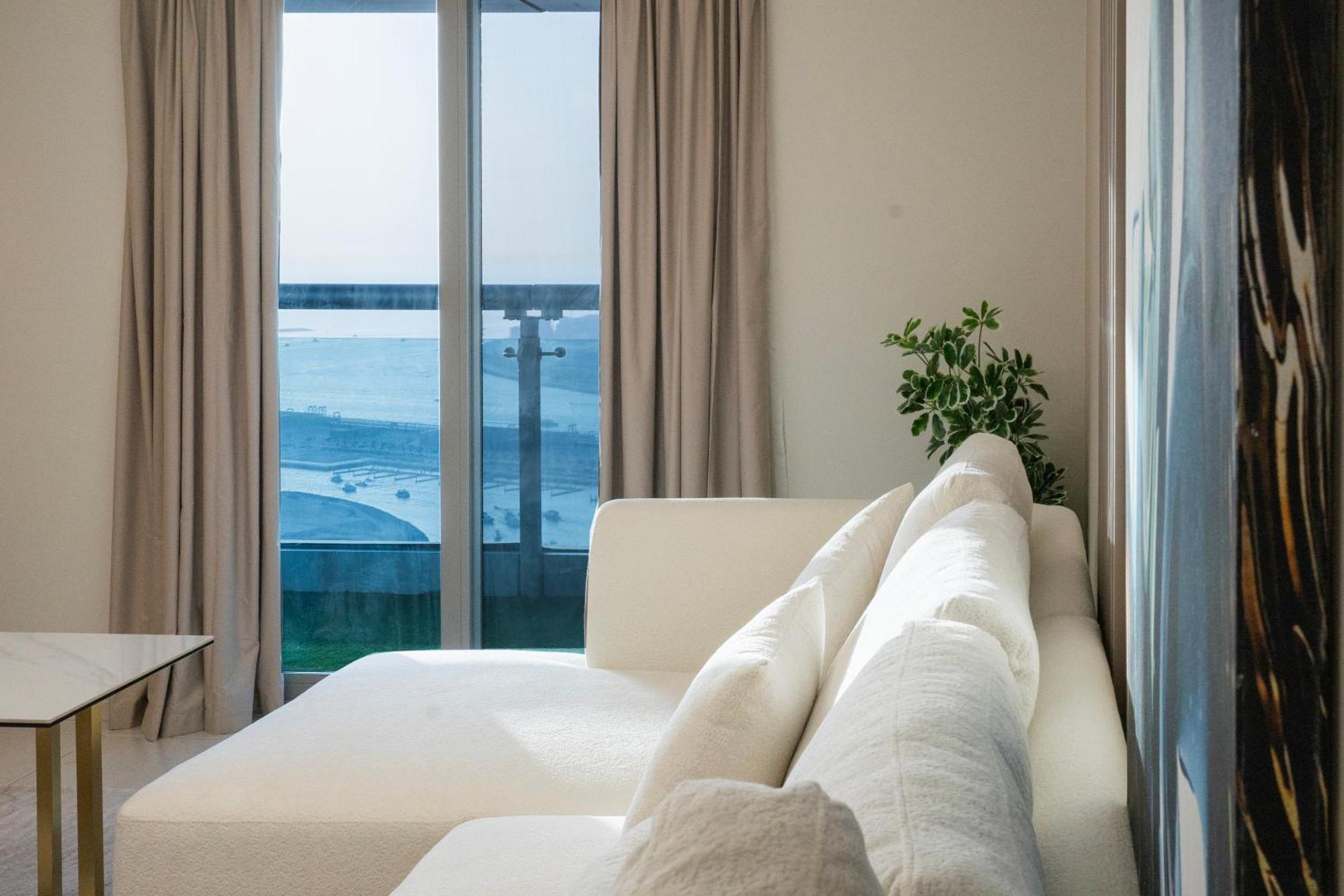 49- Panoramic Views From Luxe 2br Princess Tower Apartment- Free Parking - Walk To Tram * Dubai