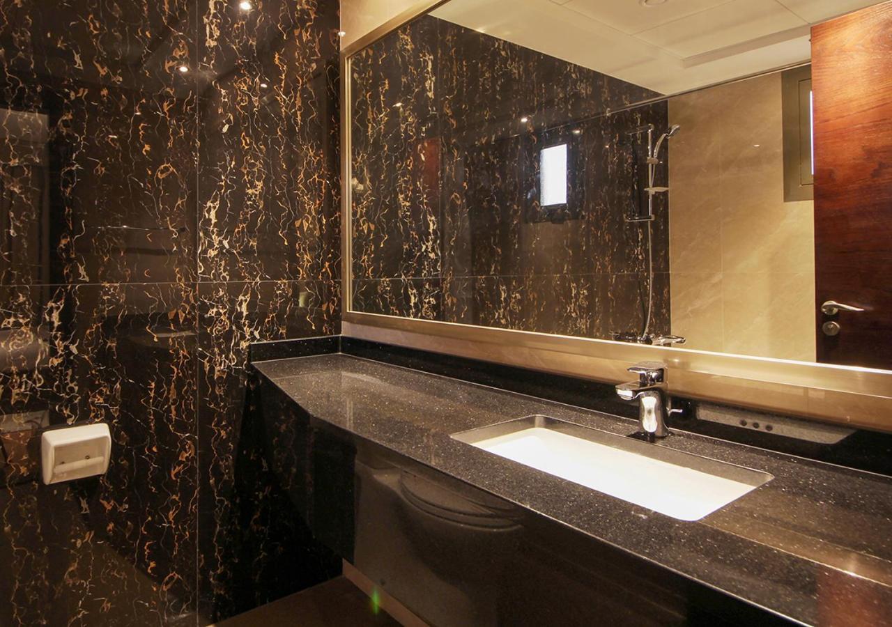 Stylish 2br Downtown Burj & Mall Nearby Daire Dubai