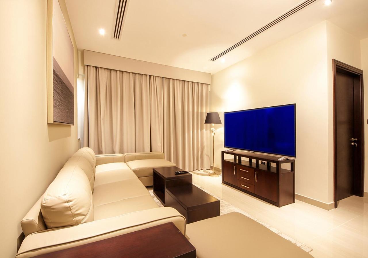 Apartment Stylish 2br Downtown Burj & Mall Nearby *