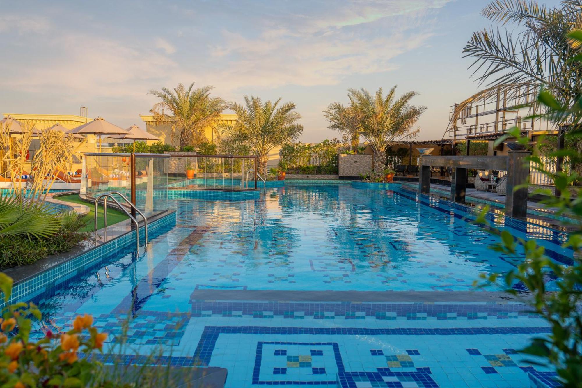 La Zona Continental Hotel 4*