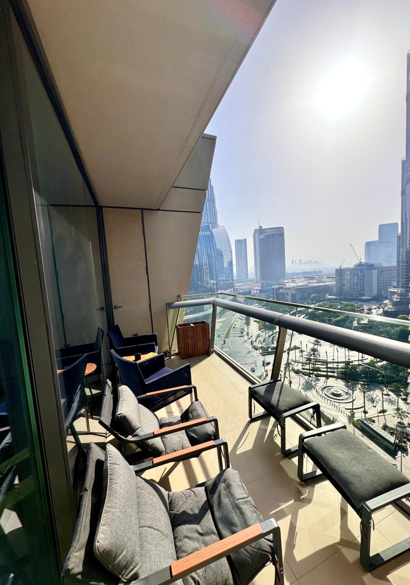Burj Vista Luxury 2br ,full Burj Khalifa View ,direct Mall & Metro Access *