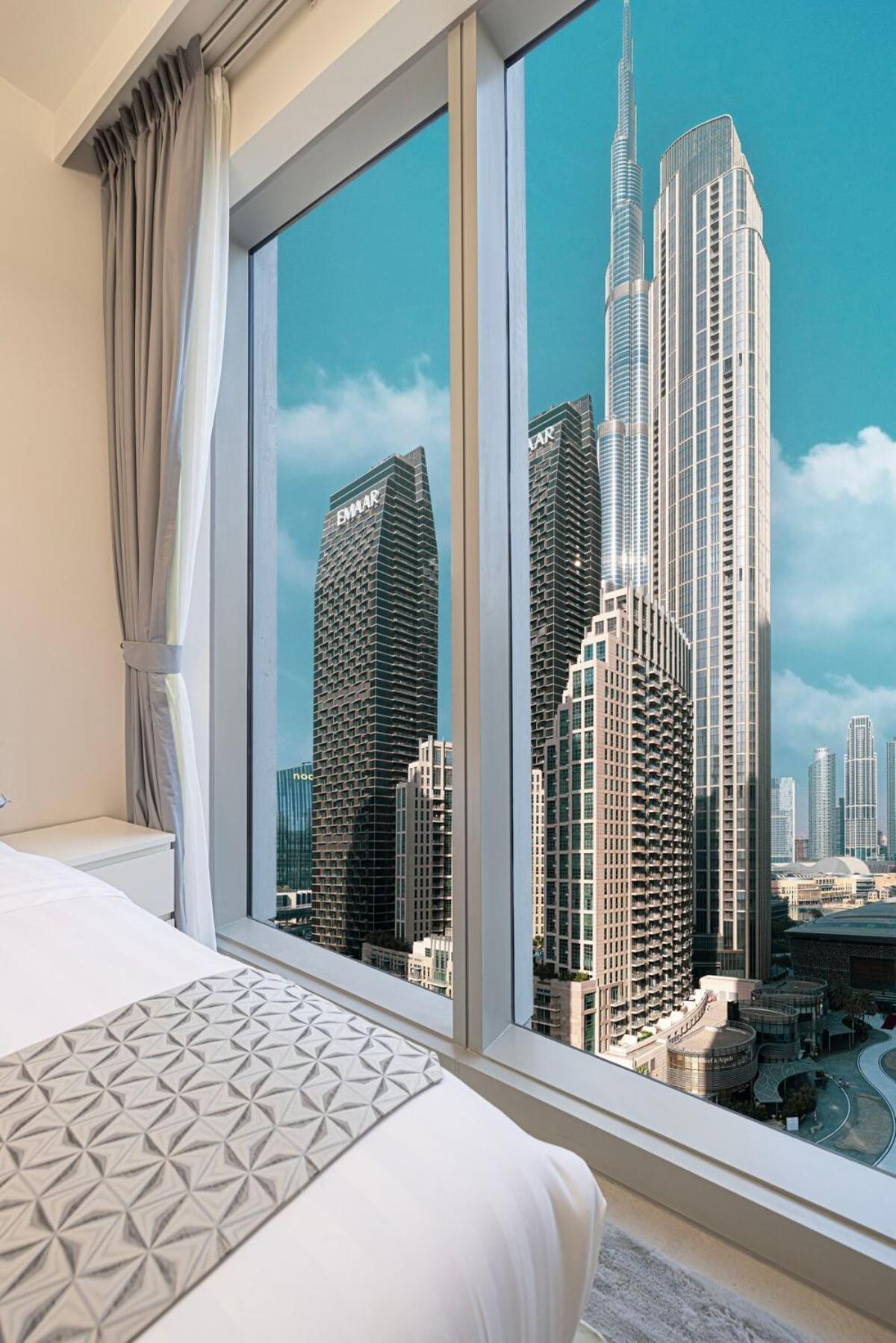 Apartment Downtown Stunning 4br With Amazing Pool & Amenities