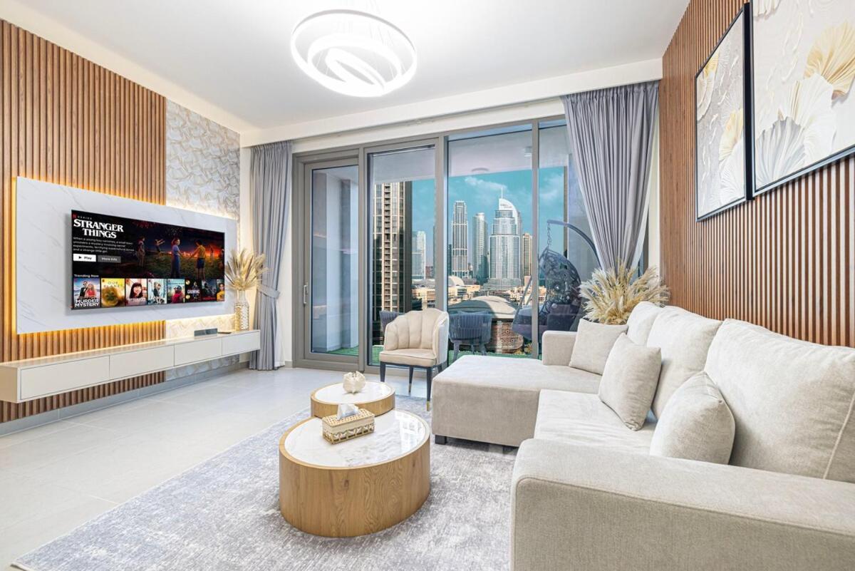 Downtown Stunning 4br With Amazing Pool & Amenities