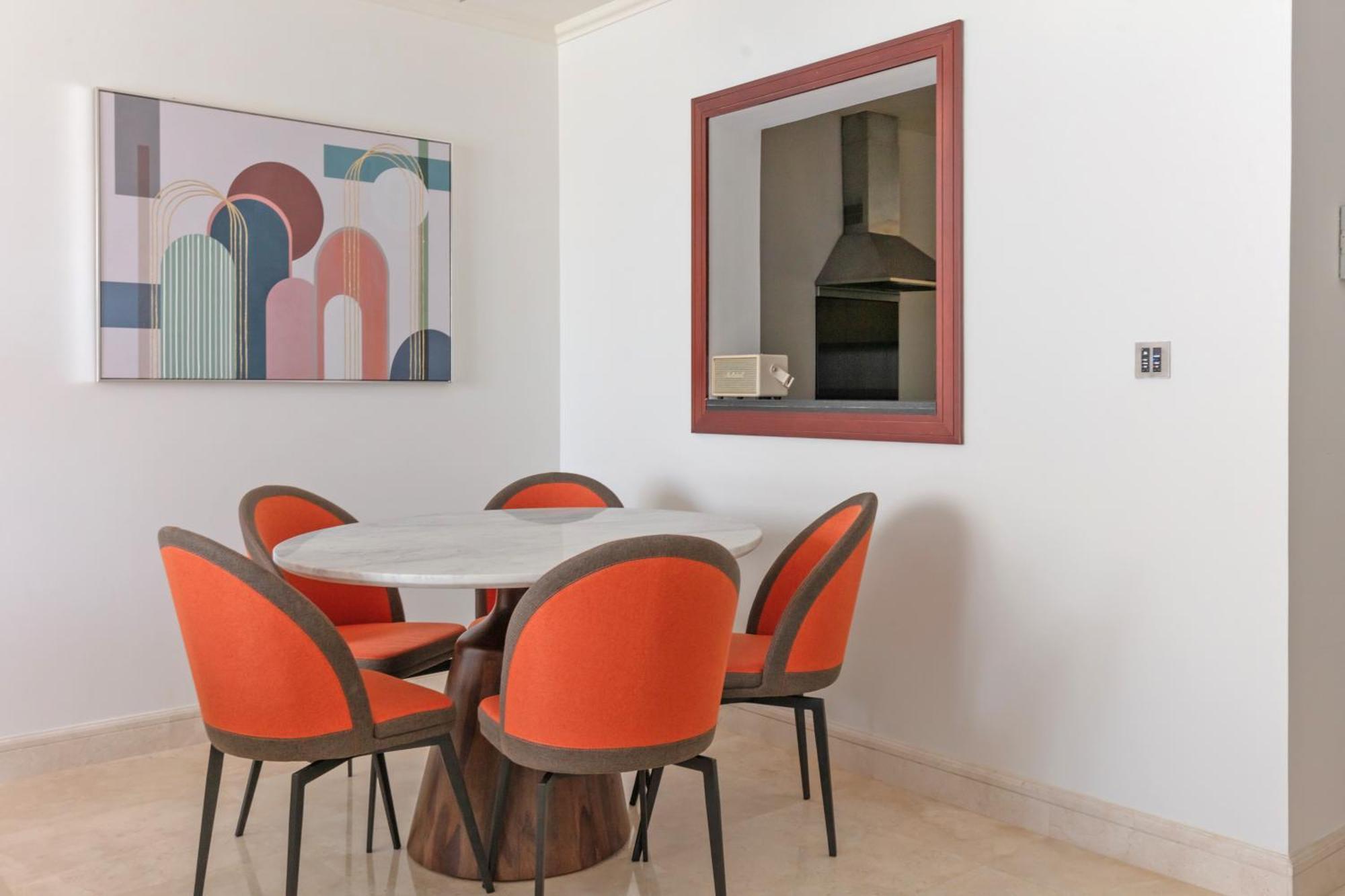 1-bedroom With Pool Apartment