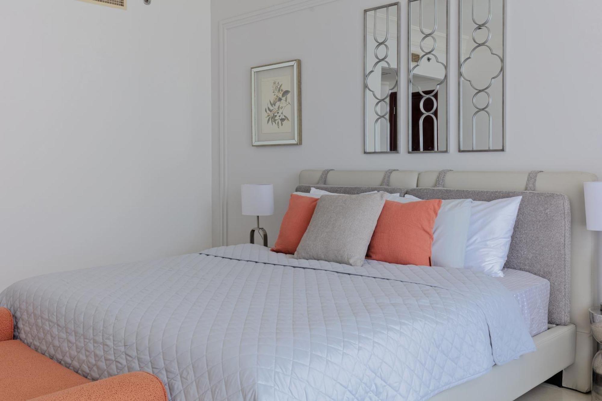 1-bedroom With Pool Apartment