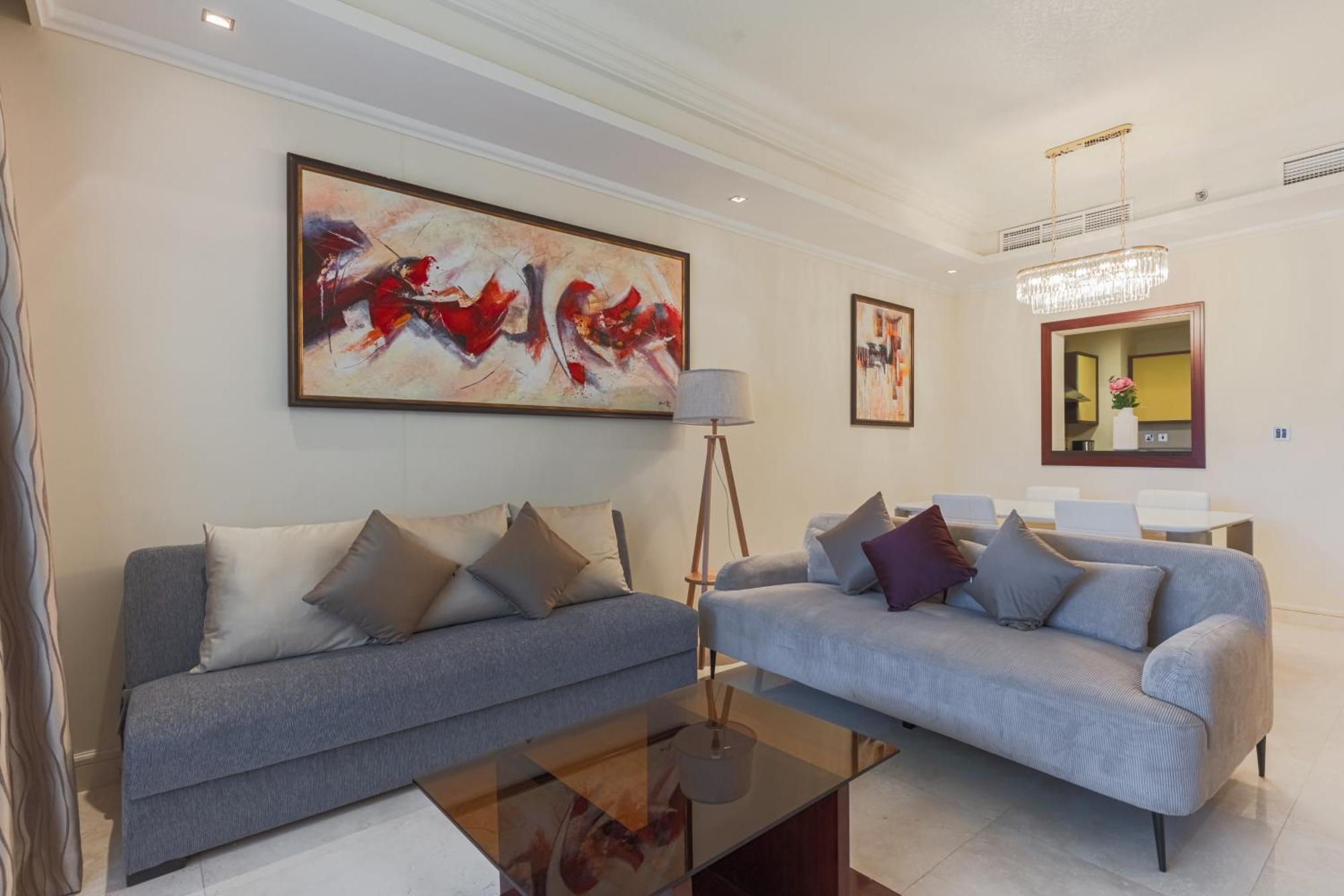 1-bedroom With Pool Apartment *