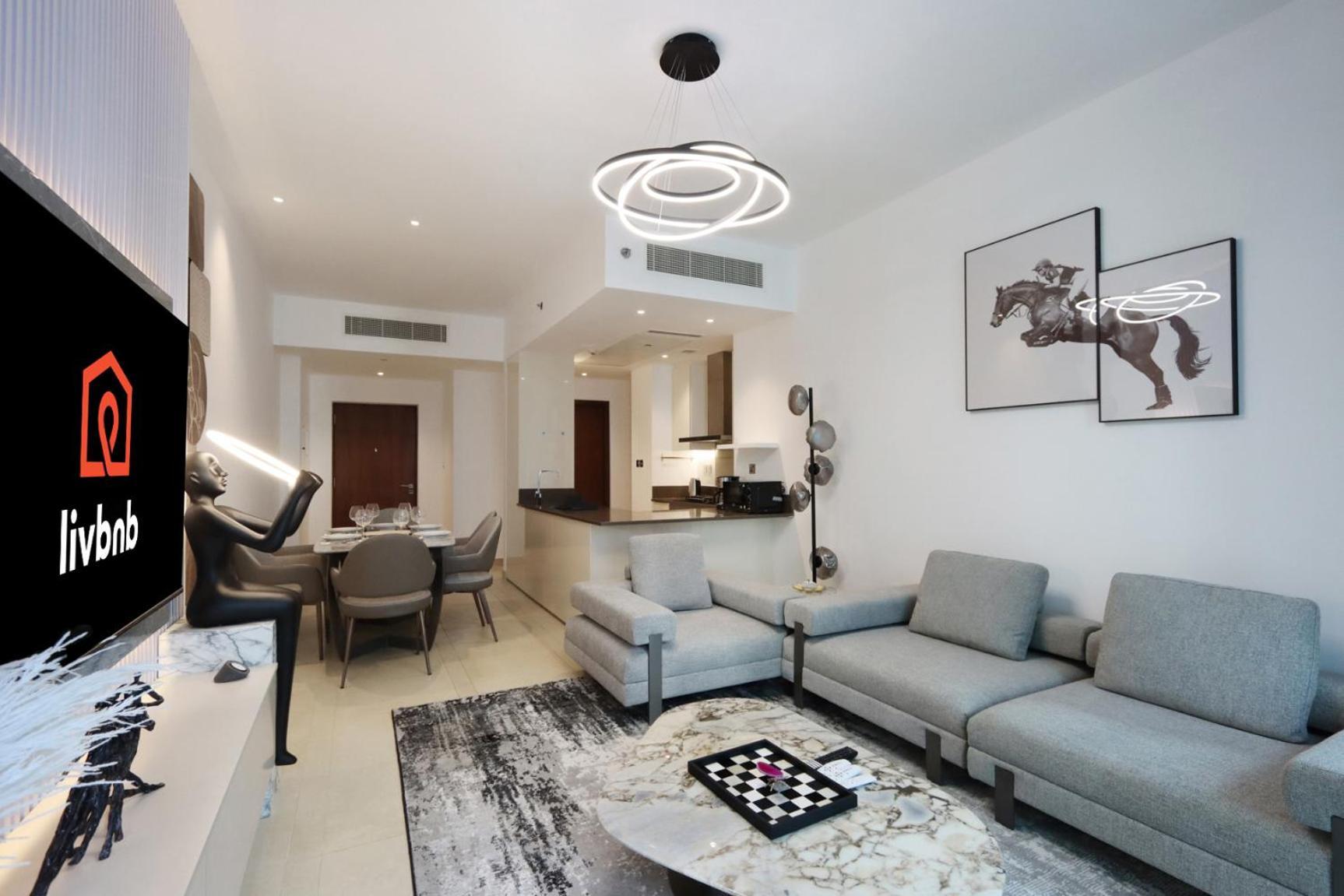 Luxury 2br Waterfront Oasis In Marinagate - Livbnb Apartment
