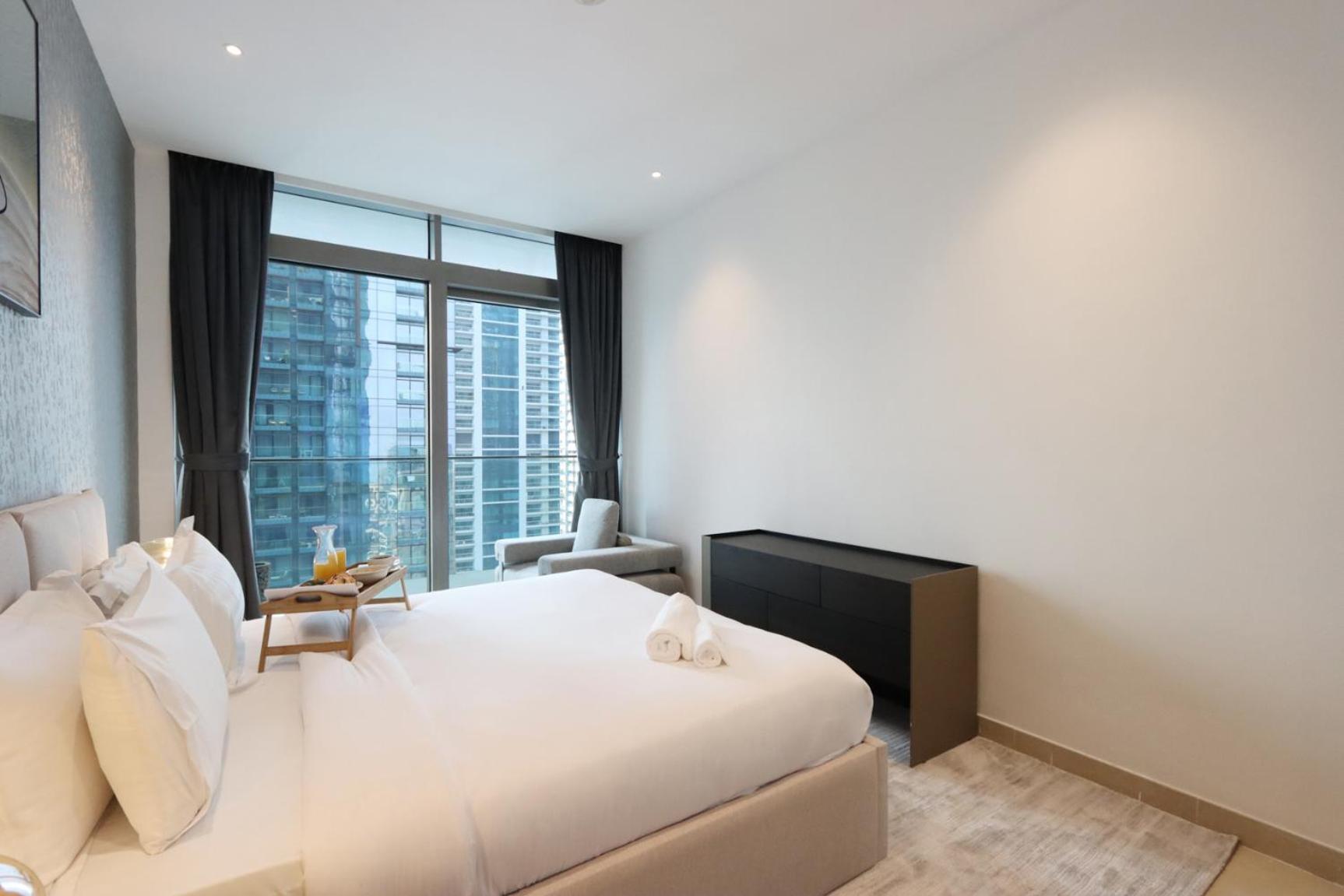 Luxury 2br Waterfront Oasis In Marinagate - Livbnb Dubai
