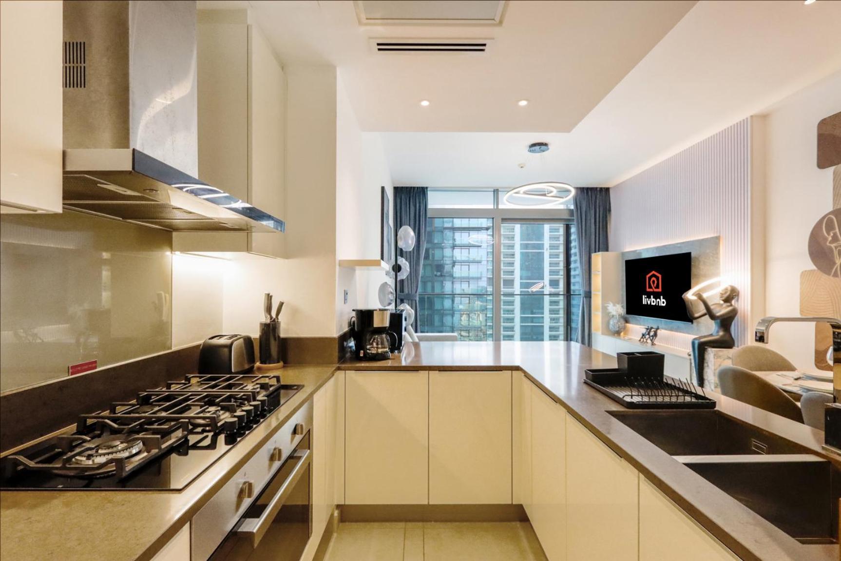 Luxury 2br Waterfront Oasis In Marinagate - Livbnb Apartment *