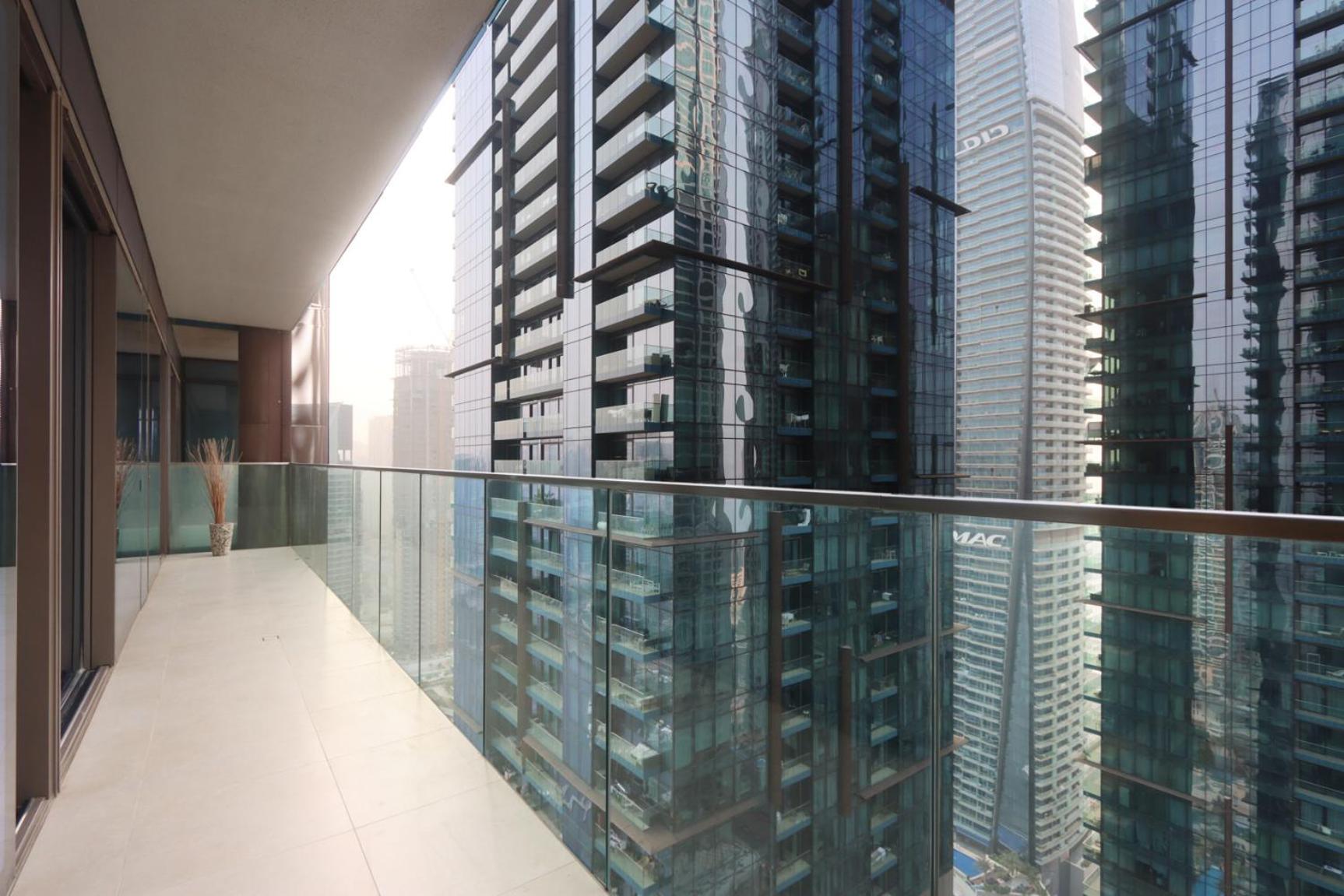 Luxury 2br Waterfront Oasis In Marinagate - Livbnb * Dubai