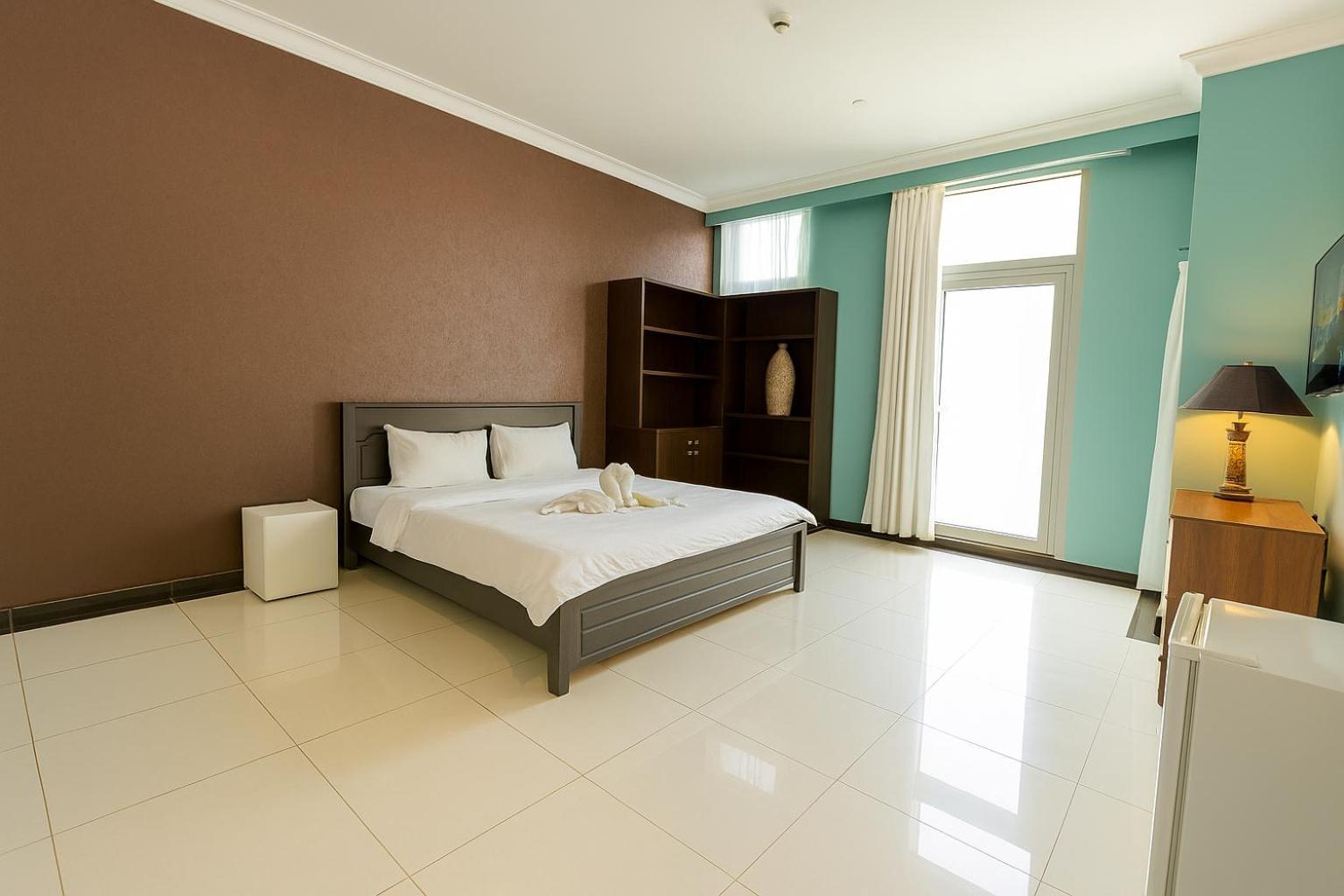 Masters And Double For Girls Only In Marina, * Dubai