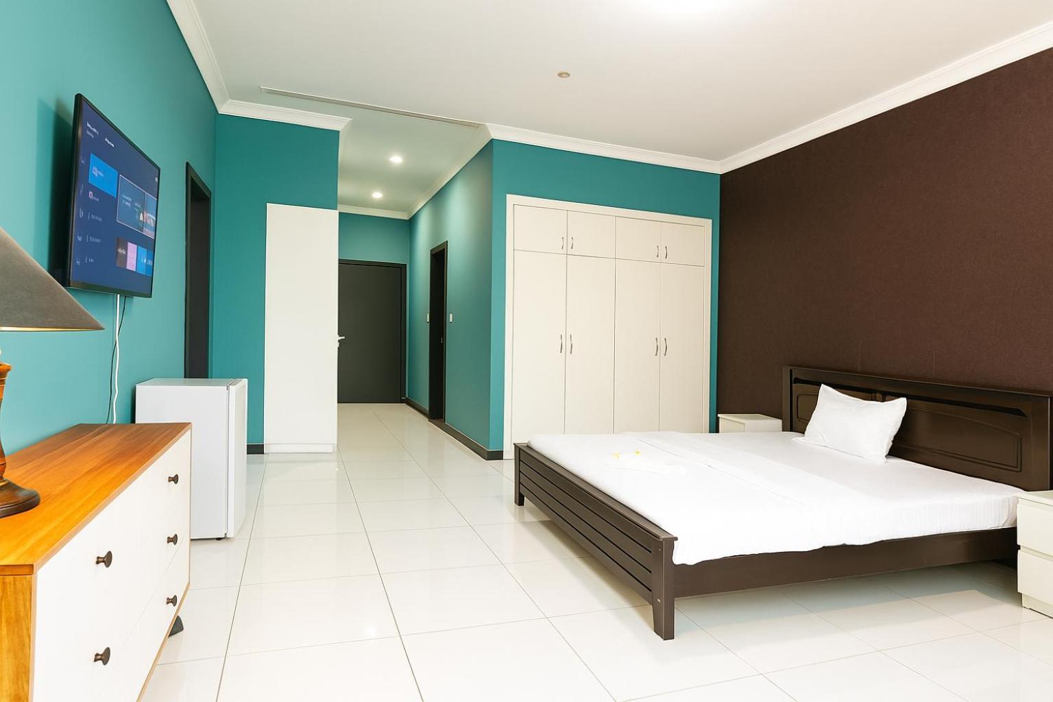 Apartment Masters And Double For Girls Only In Marina,