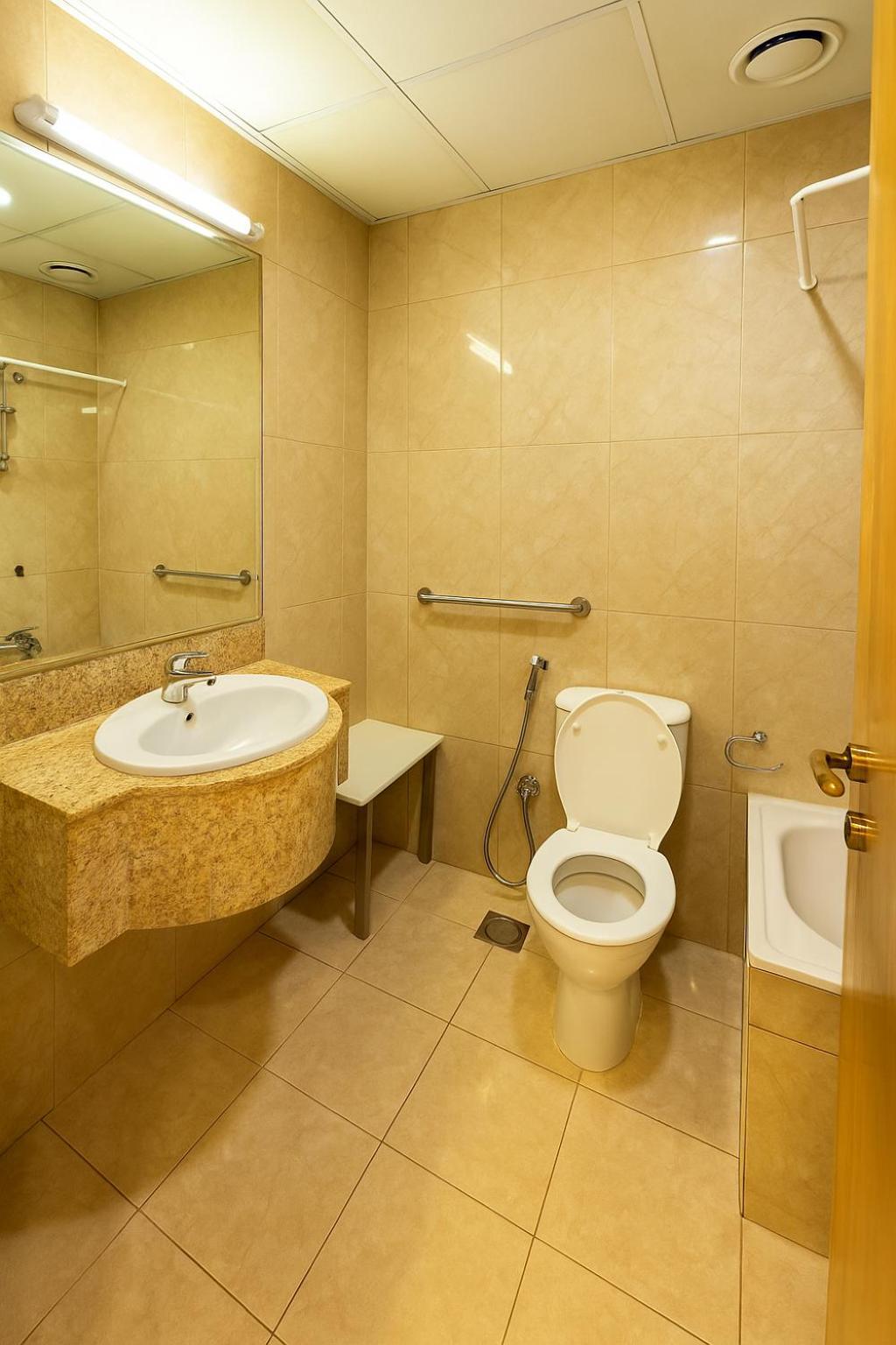Apartment Masters And Double For Girls Only In Marina, Dubai