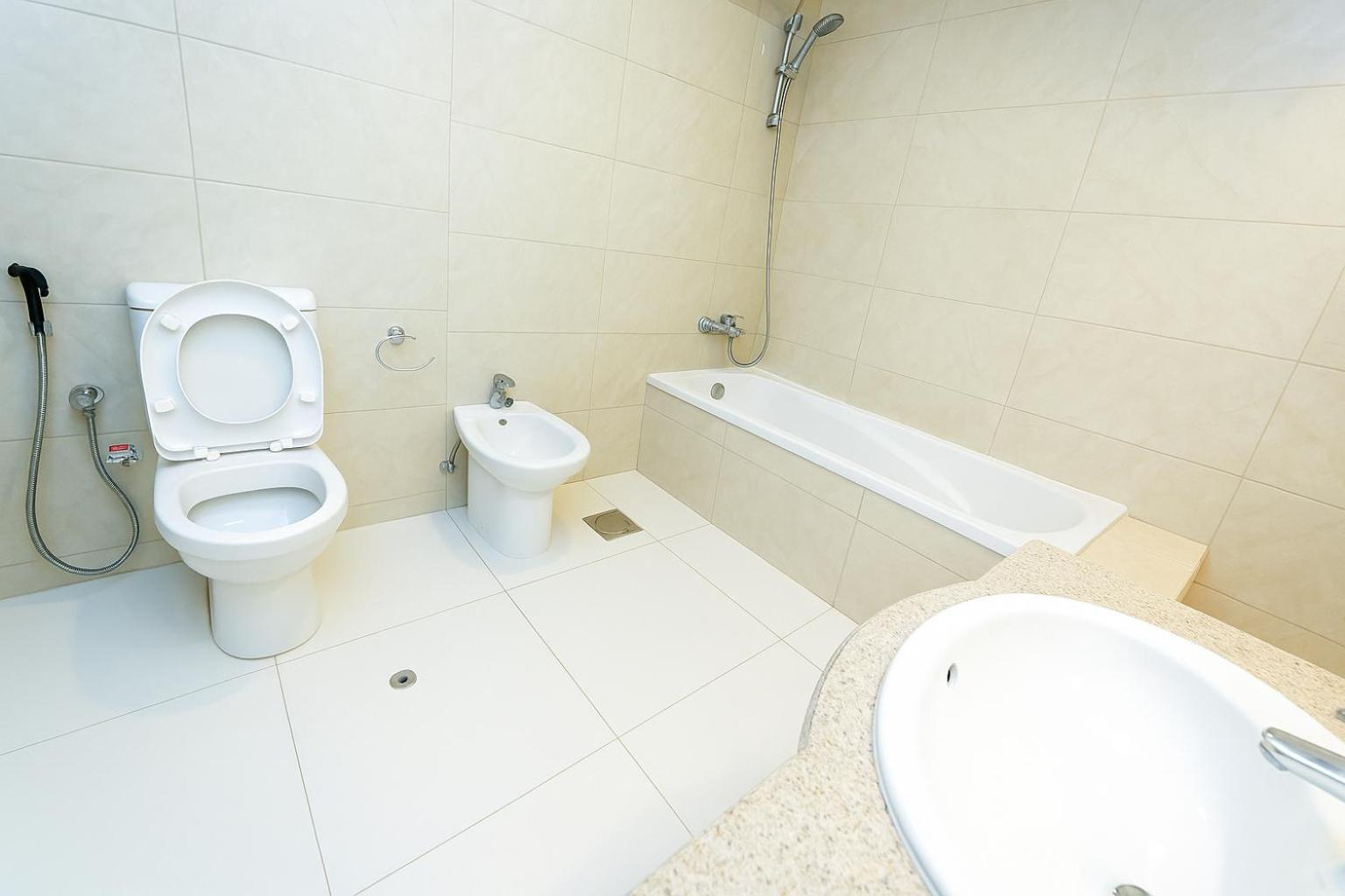 Masters And Double For Girls Only In Marina, Apartment