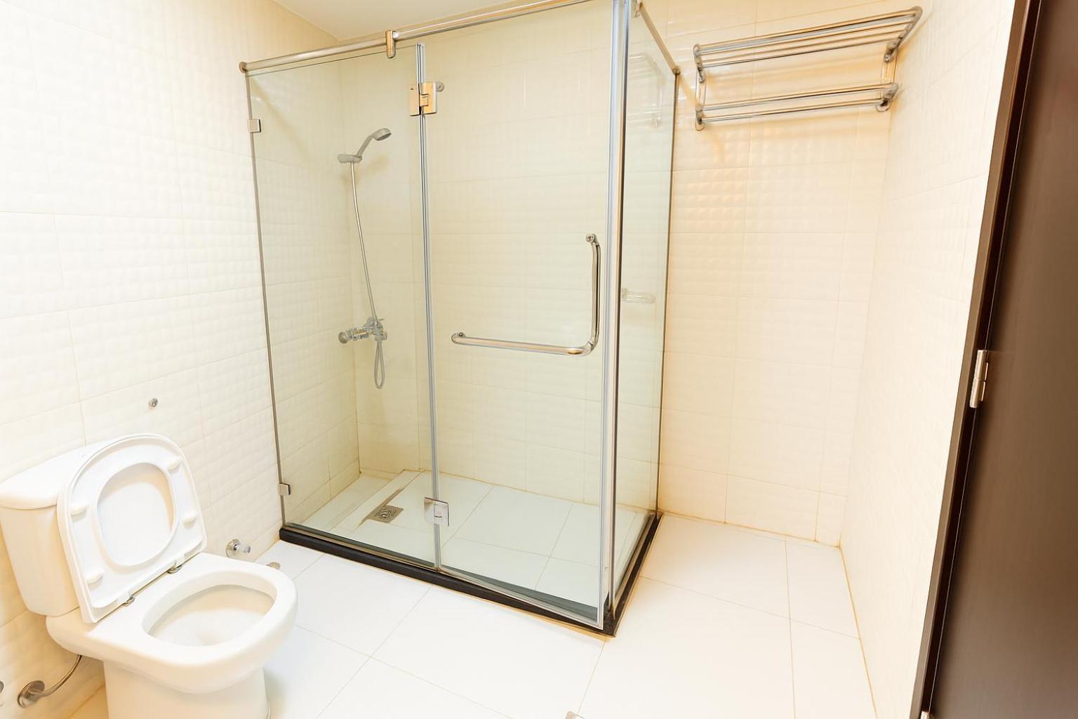 Apartment Masters And Double For Girls Only In Marina,