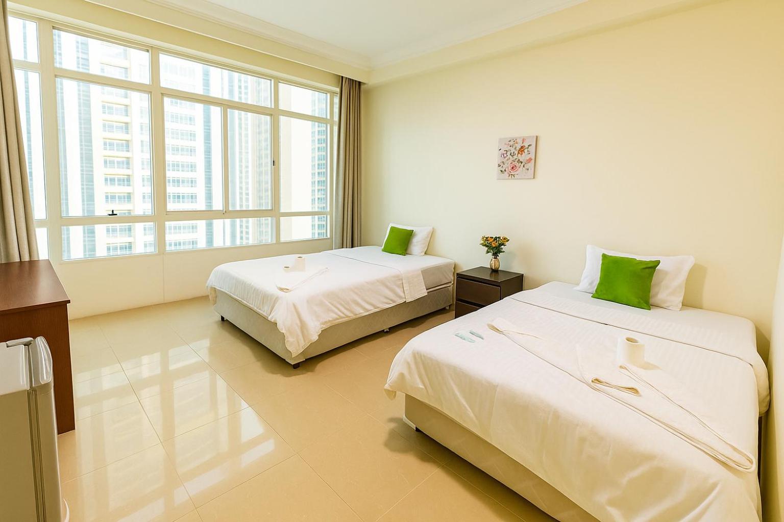 Apartment Masters And Double For Girls Only In Marina, Dubai