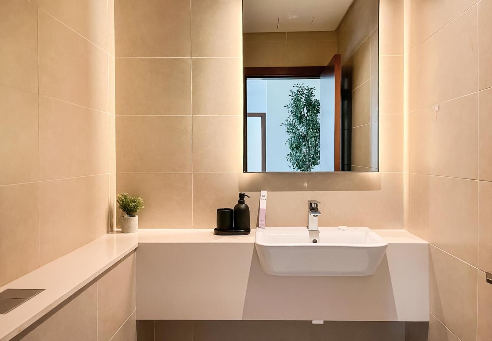 Livbnb - 2br With Breathtaking Marina View * Dubai