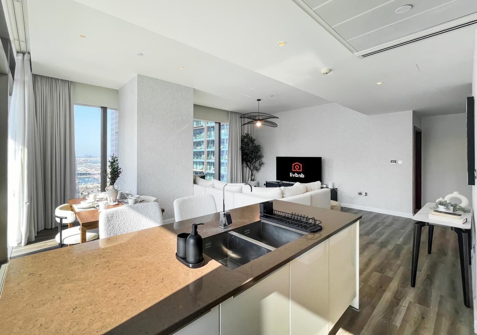 Livbnb - 2br With Breathtaking Marina View Apartment