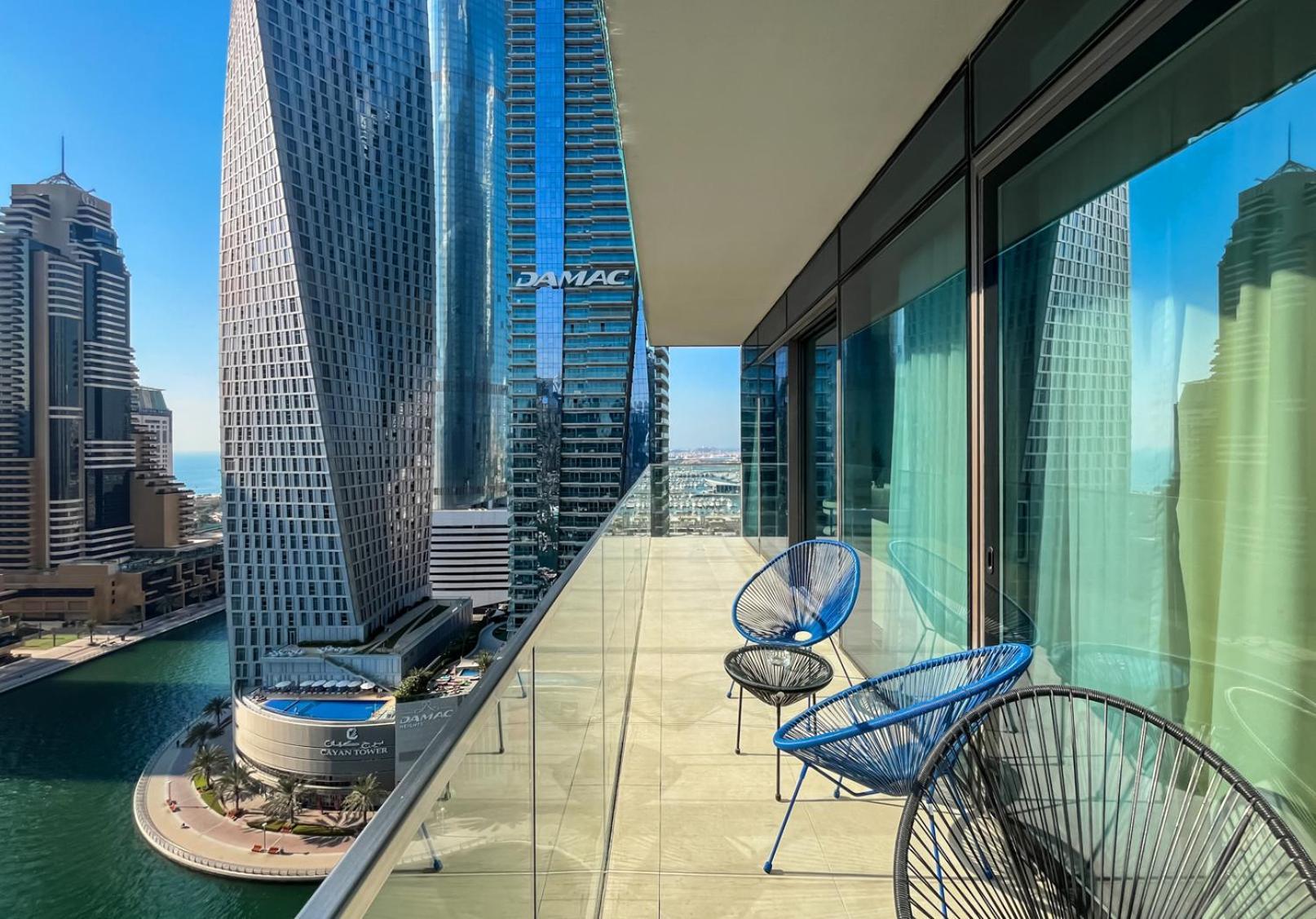Livbnb - 2br With Breathtaking Marina View Apartment