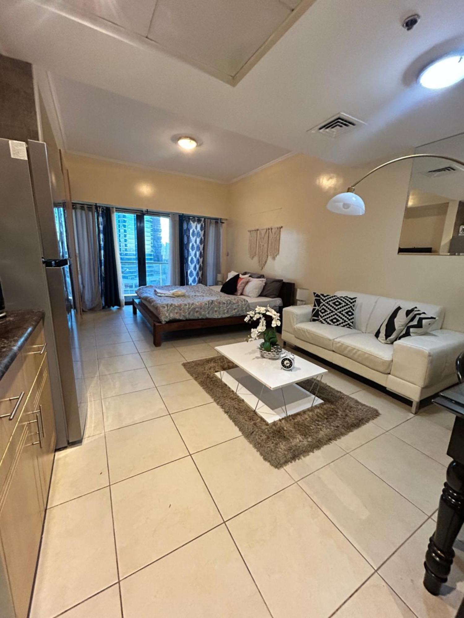 Click Stay - Jlt - Studio & Balcony Lakes View Entire Apartment -Jn * Dubai