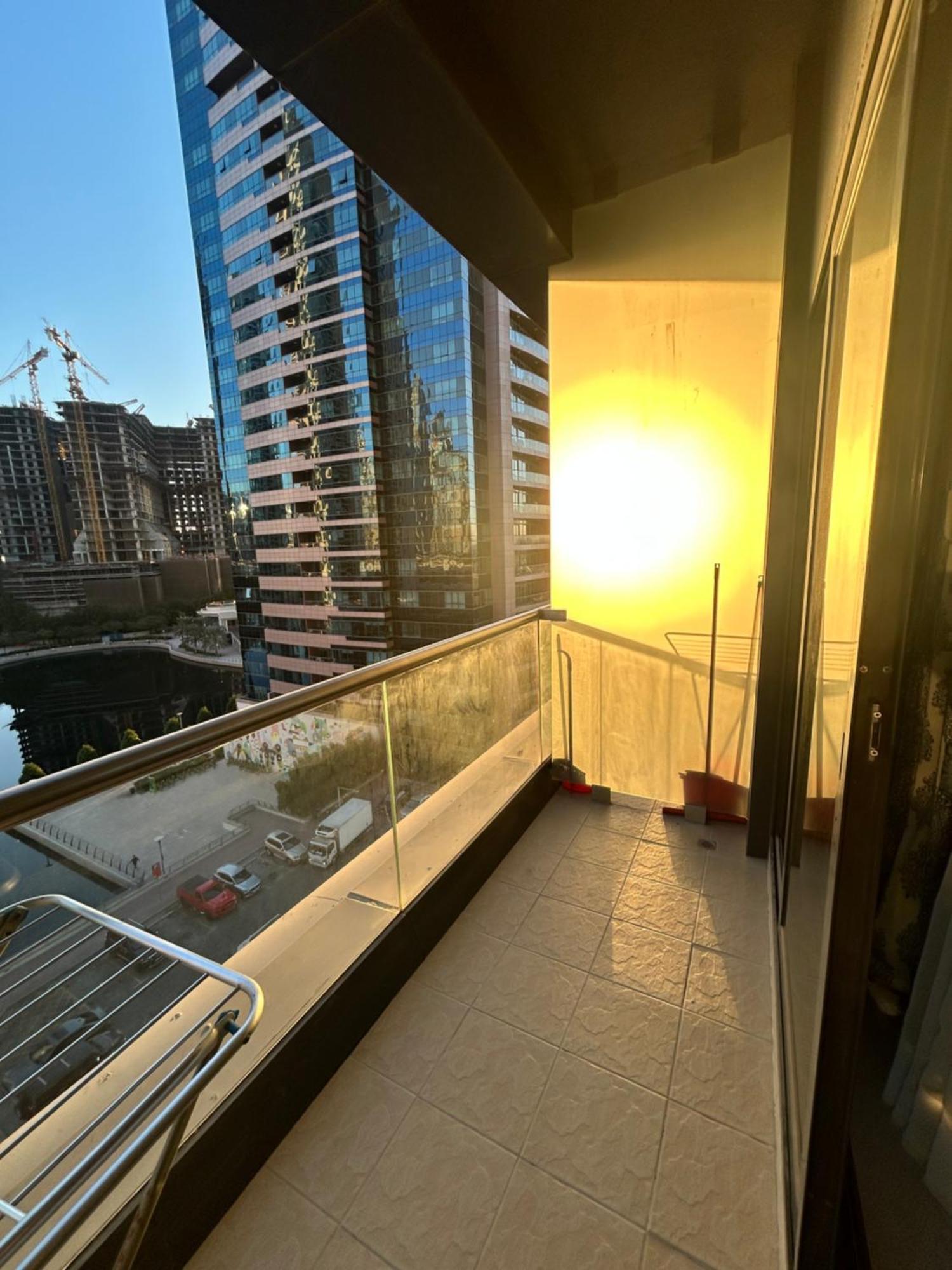 Click Stay - Jlt - Studio & Balcony Lakes View Entire Apartment -Jn Apartment