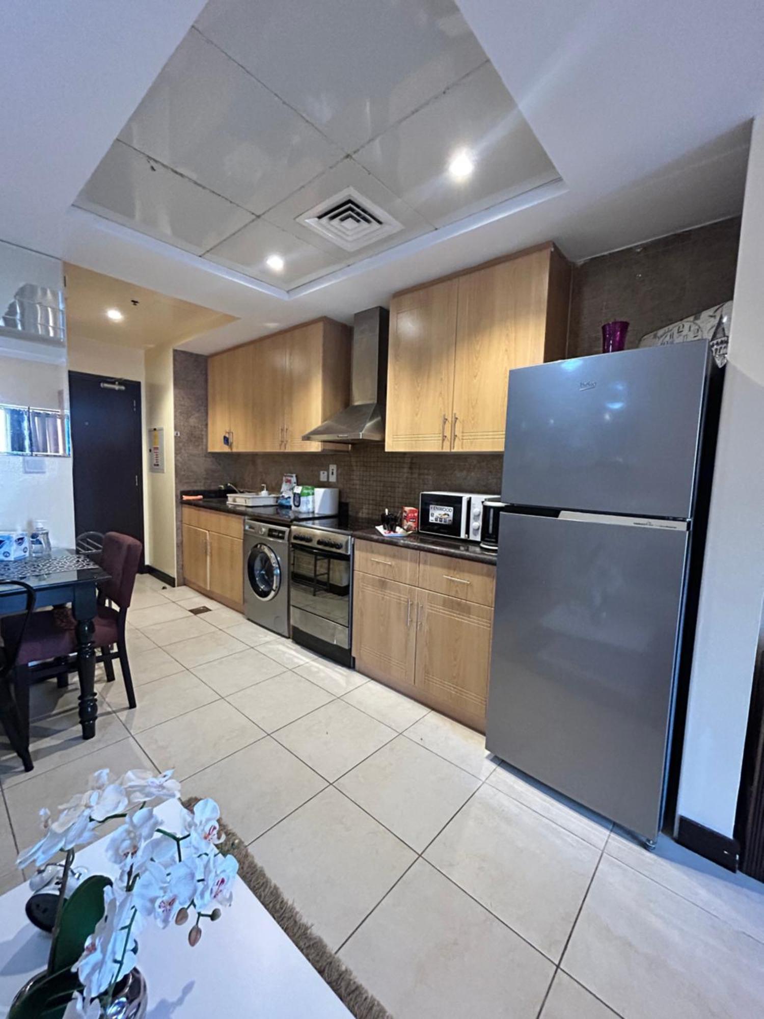 Apartment Click Stay - Jlt - Studio & Balcony Lakes View Entire Apartment -Jn Dubai