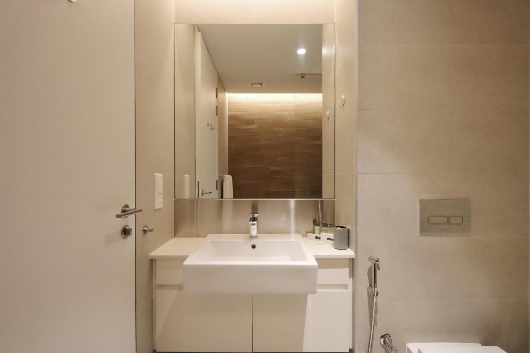 Upgraded 2br Maid's With Sea View - Livbnb Bluewaters Apartment