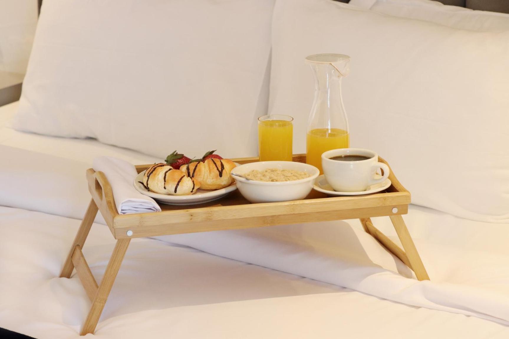 Apartment Upgraded 2br Maid's With Sea View - Livbnb Bluewaters *