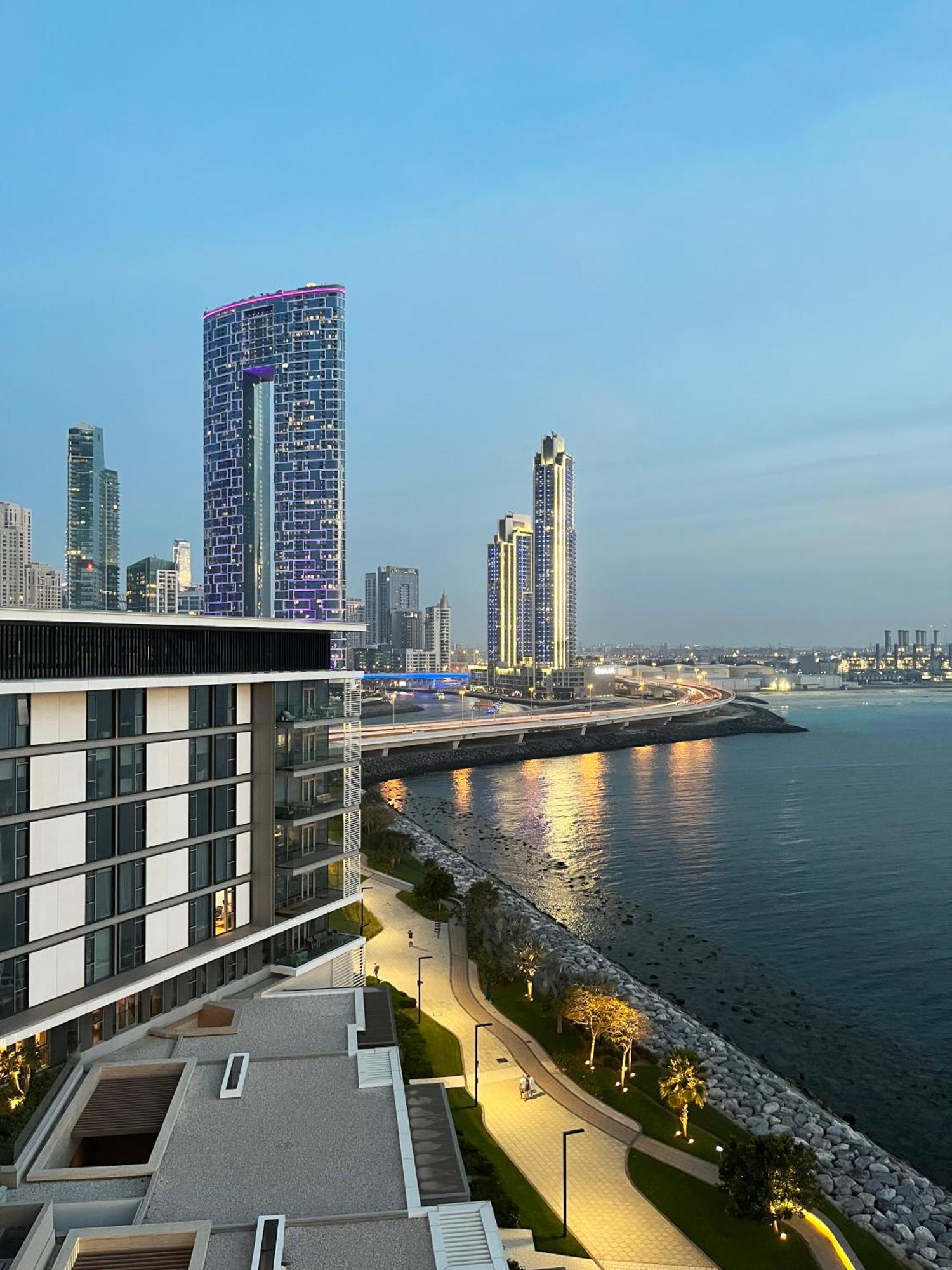 Apartment Upgraded 2br Maid's With Sea View - Livbnb Bluewaters *