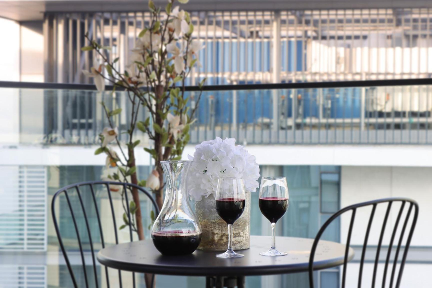 Upgraded 2br Maid's With Sea View - Livbnb Bluewaters *