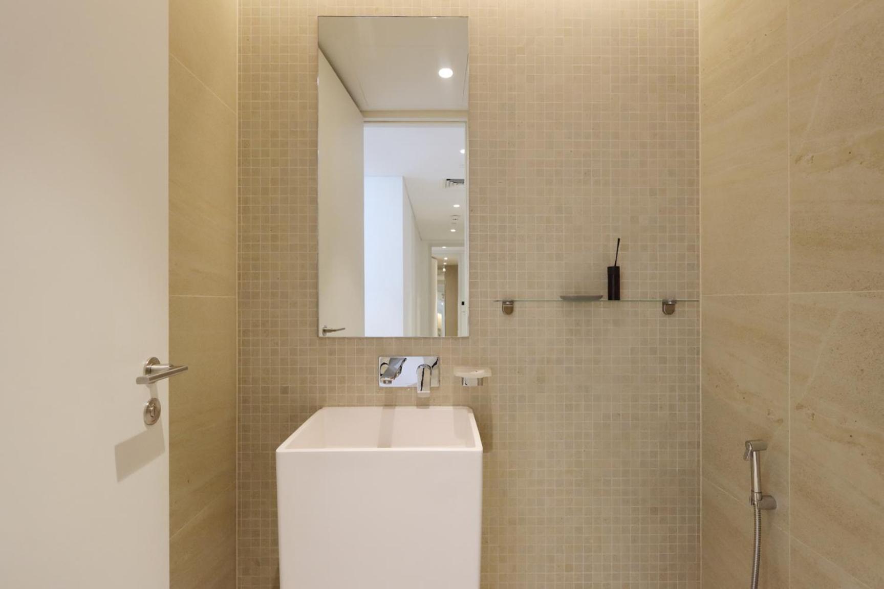 Upgraded 2br Maid's With Sea View - Livbnb Bluewaters