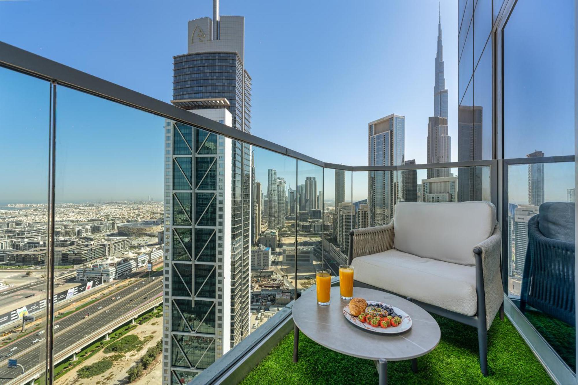 Scenic Infinity Pool With Burj Khalifa Views Apartamento Dubai