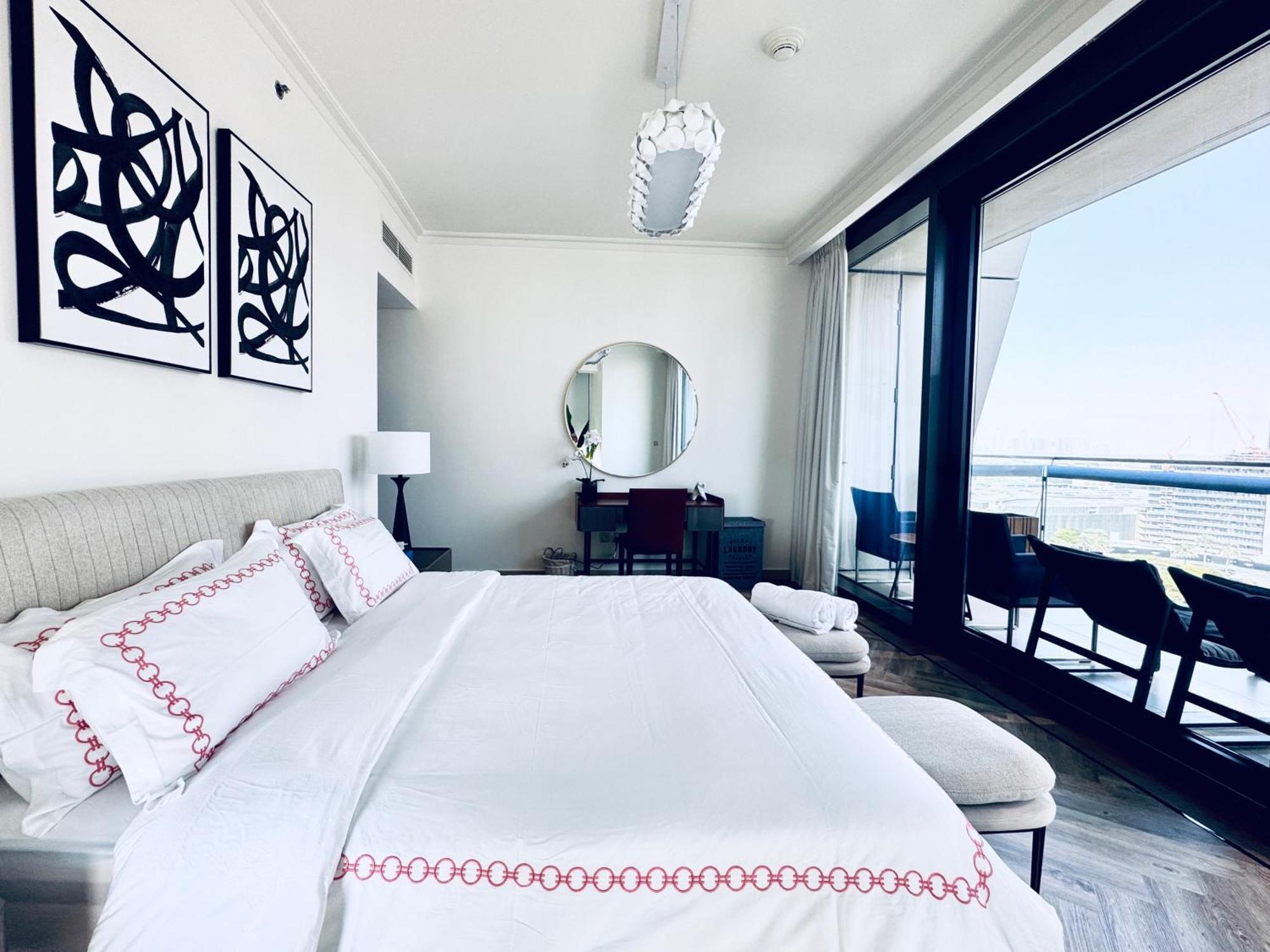 Burj Vista Luxury 2br ,full Burj Khalifa View ,direct Mall & Metro Access * Dubai
