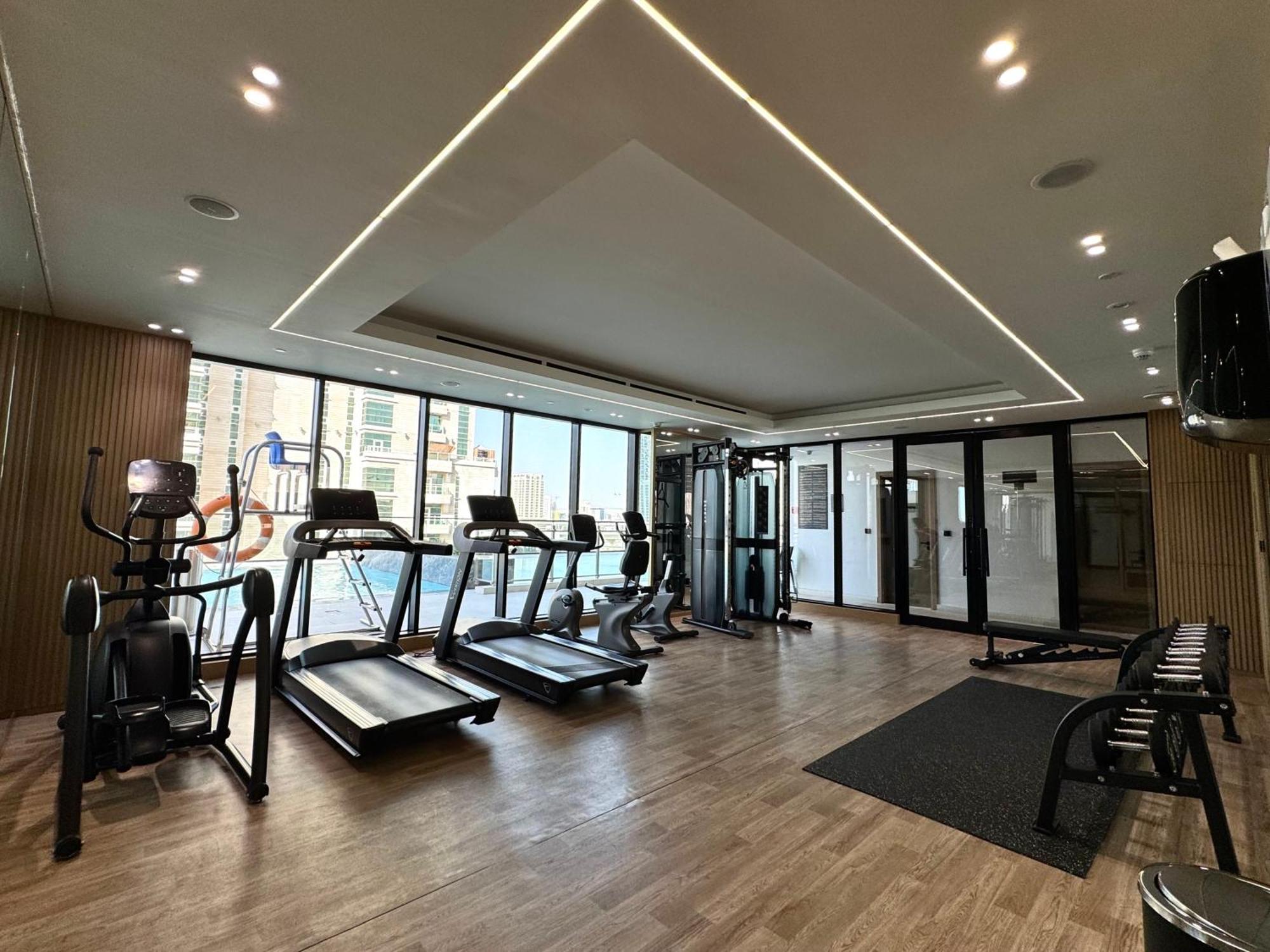 Apartment Modern 1br - Jvc - Wifi - Pool - Gym