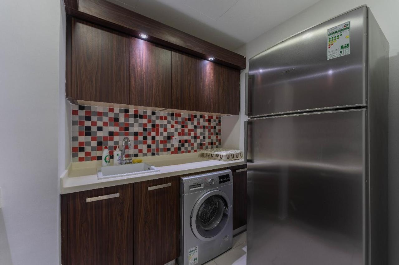 Apartment Holiday Apartment In Palm Jumeirah With Beach Access Dubai