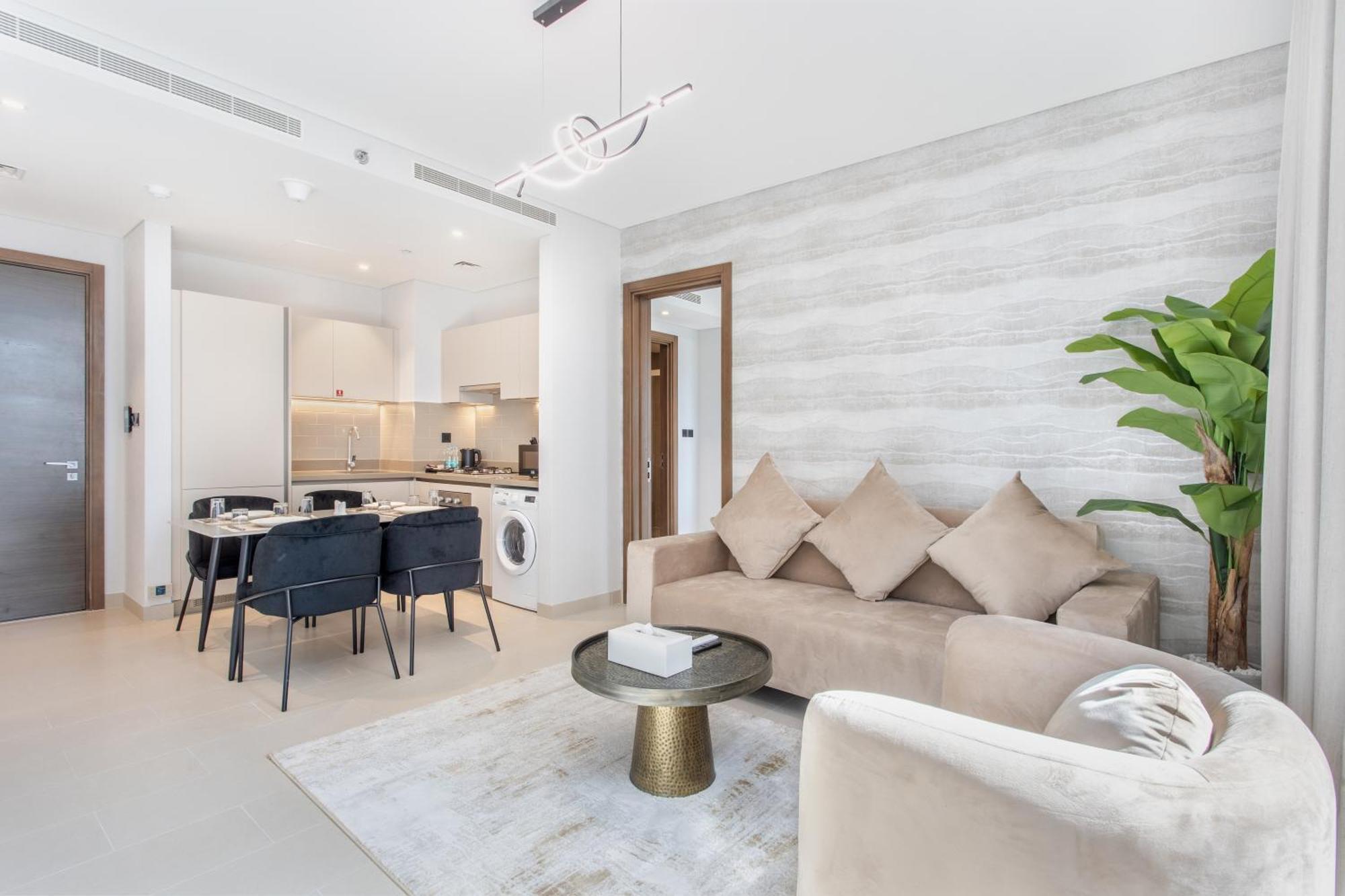 By Latinem 2br Cv A2709 Near Burj Khalifa * Dubai