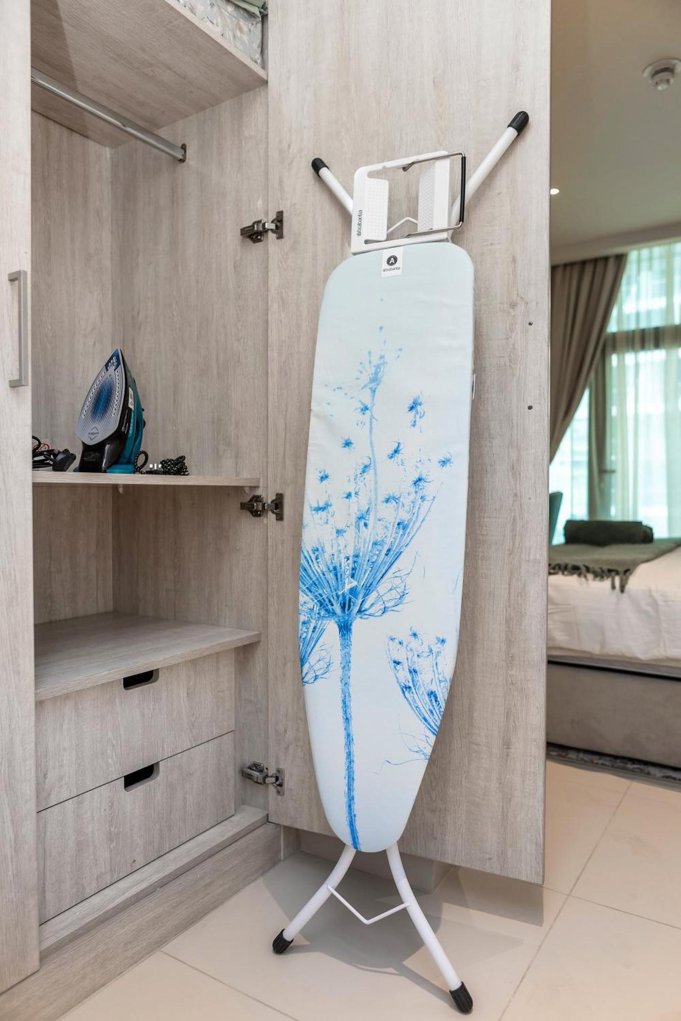 Popular Seven Palm Apartment *