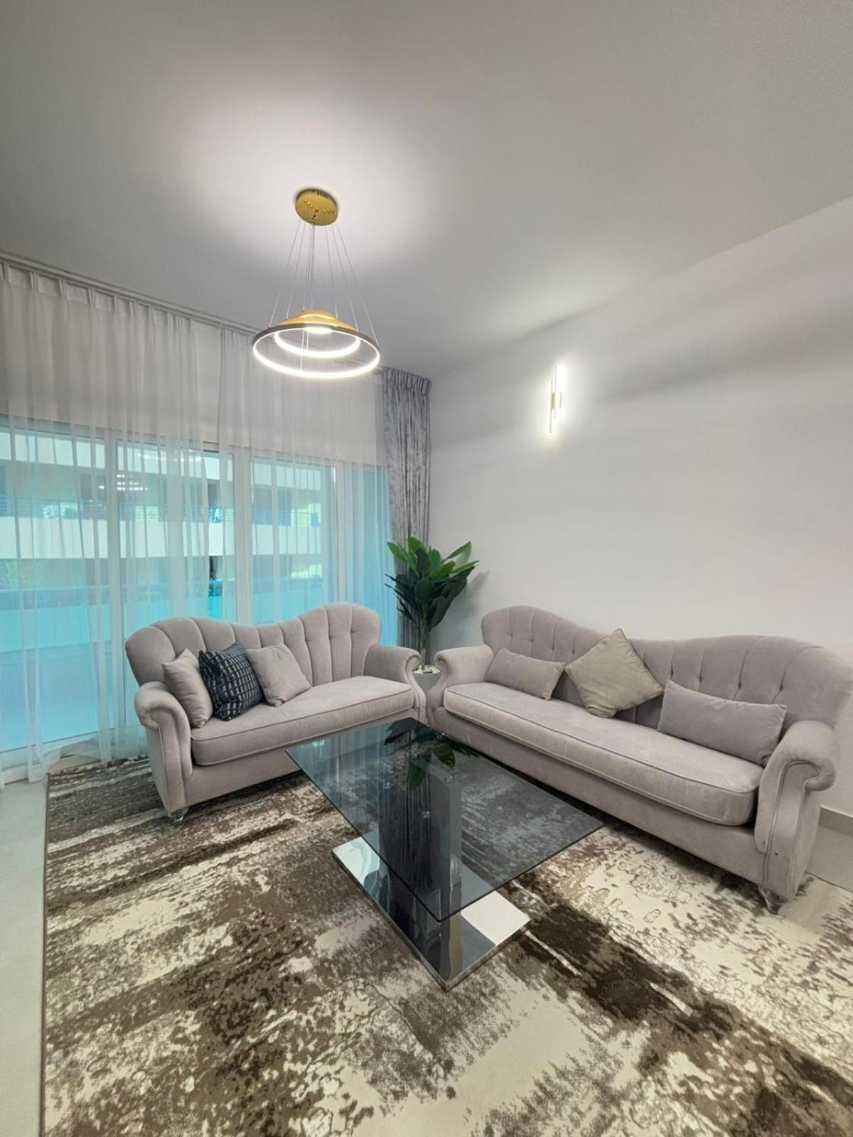 Apartamento Spacious Modernized 2 Bedroom And Duplex 4 Br By Taskeen Homes