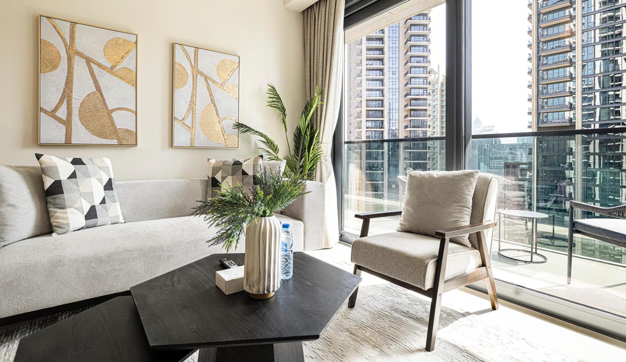 Homesgetaway -lavish 1br In Act One Downtown Apartment *