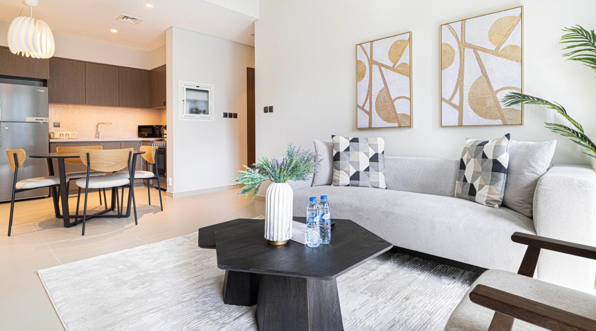 Homesgetaway -lavish 1br In Act One Downtown Apartment