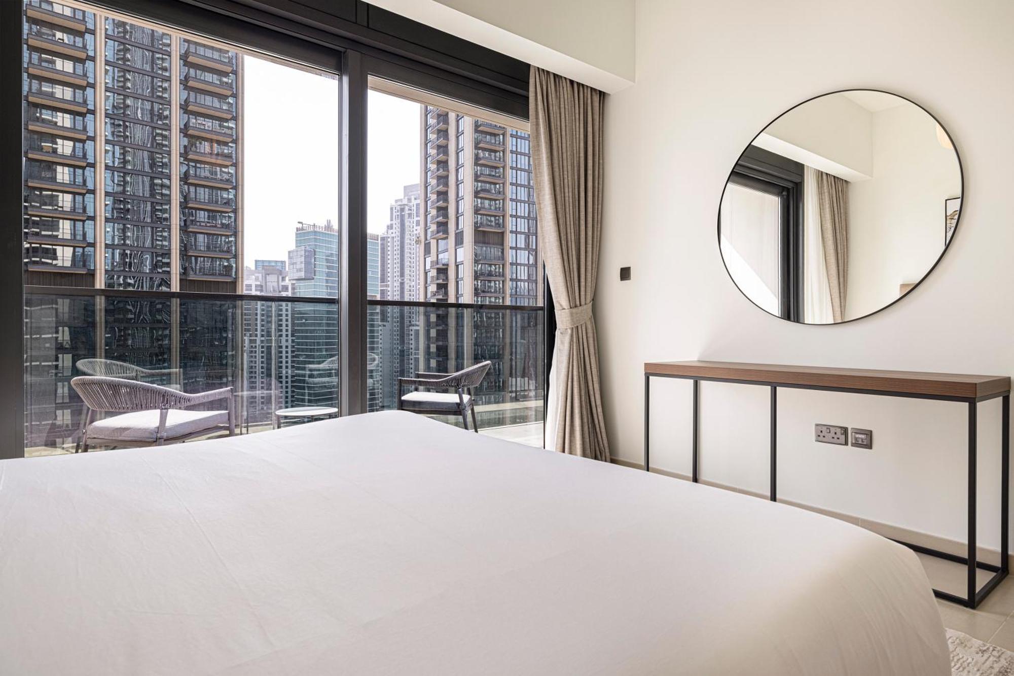 Homesgetaway -lavish 1br In Act One Downtown Apartment *