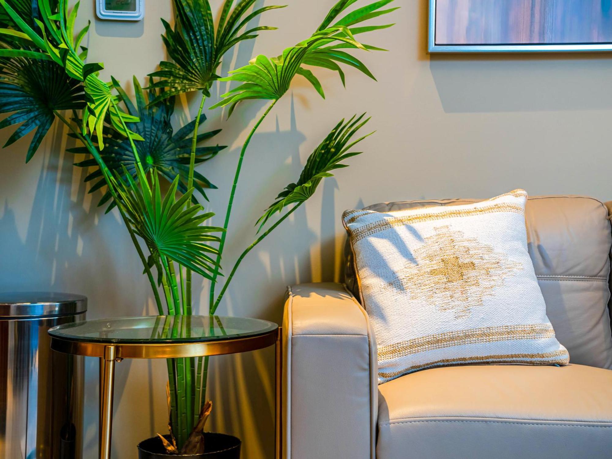 Cozy With Burj Khalifa Views Apartment *