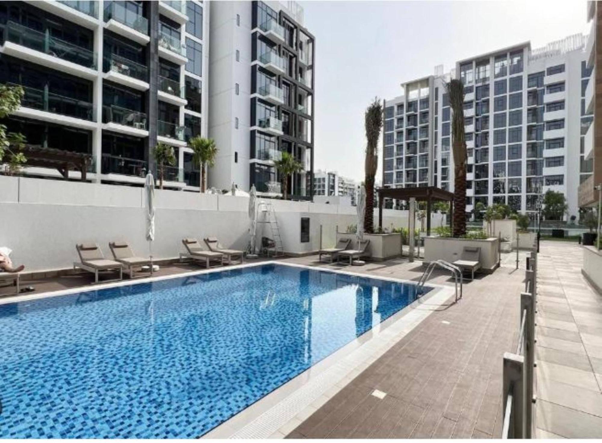 Luxurious 1br Living In Azizi Riviera 39 Apartment *